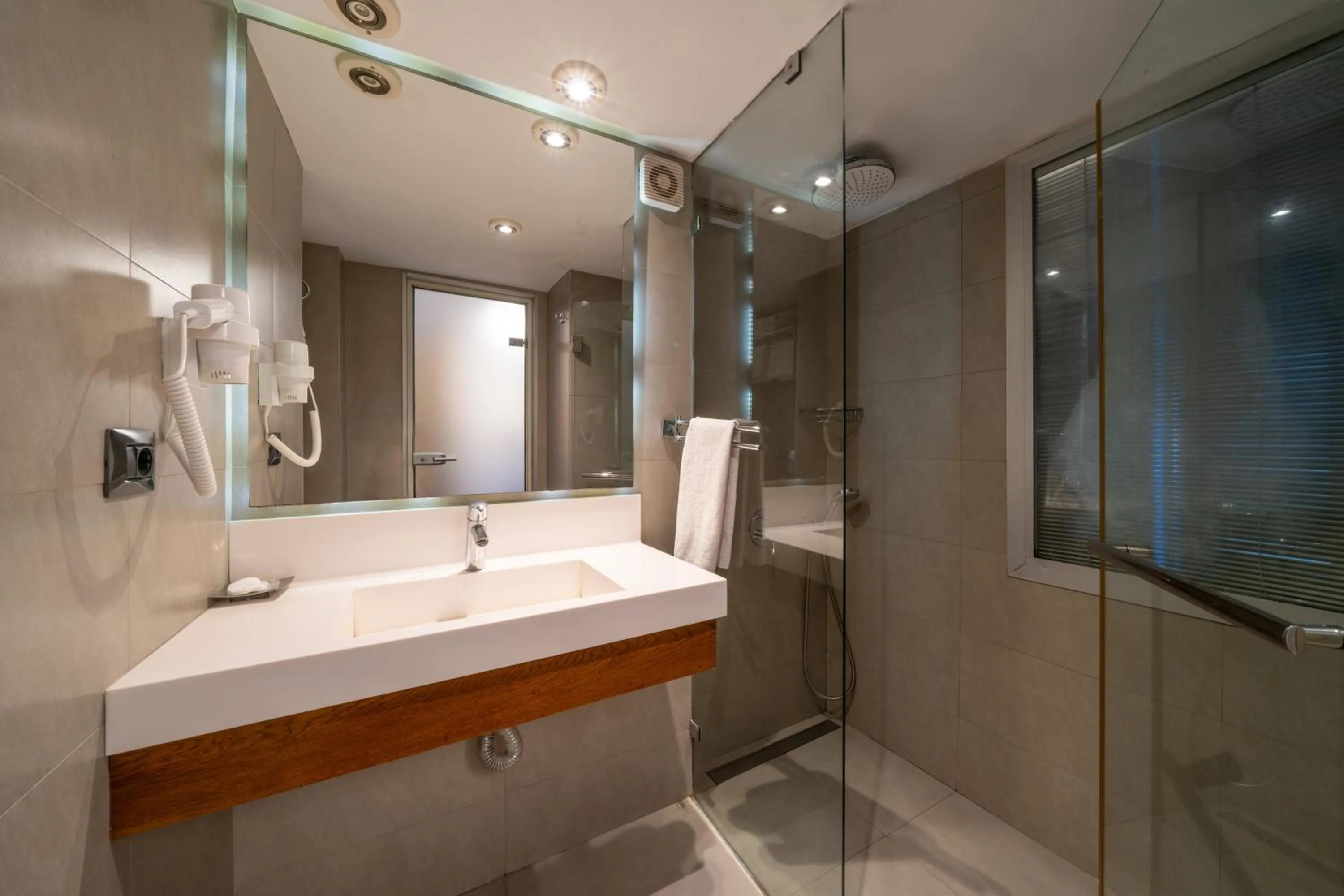 Shower in Bodrum Gulet Otel