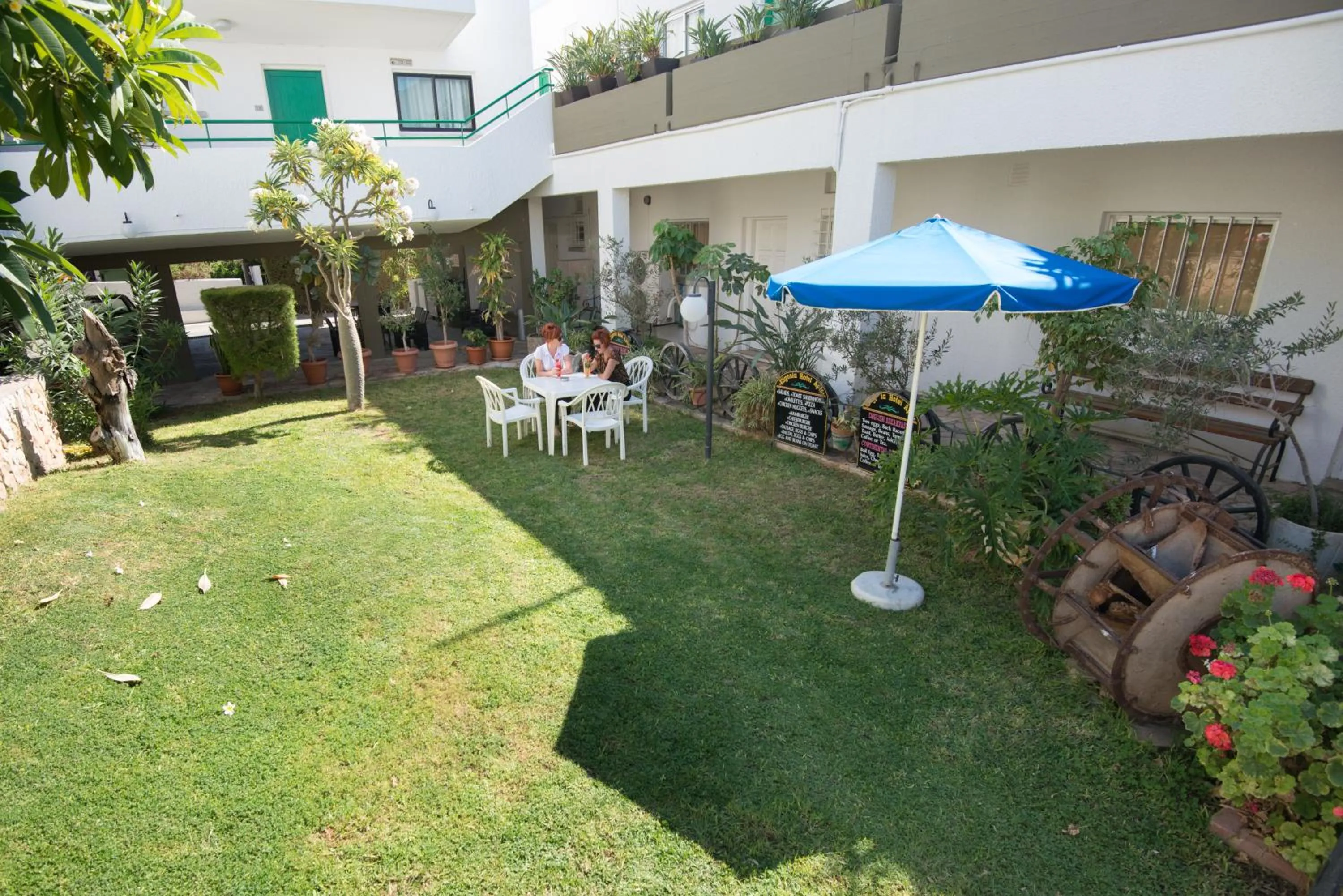 Garden in Eligonia Hotel Apartments