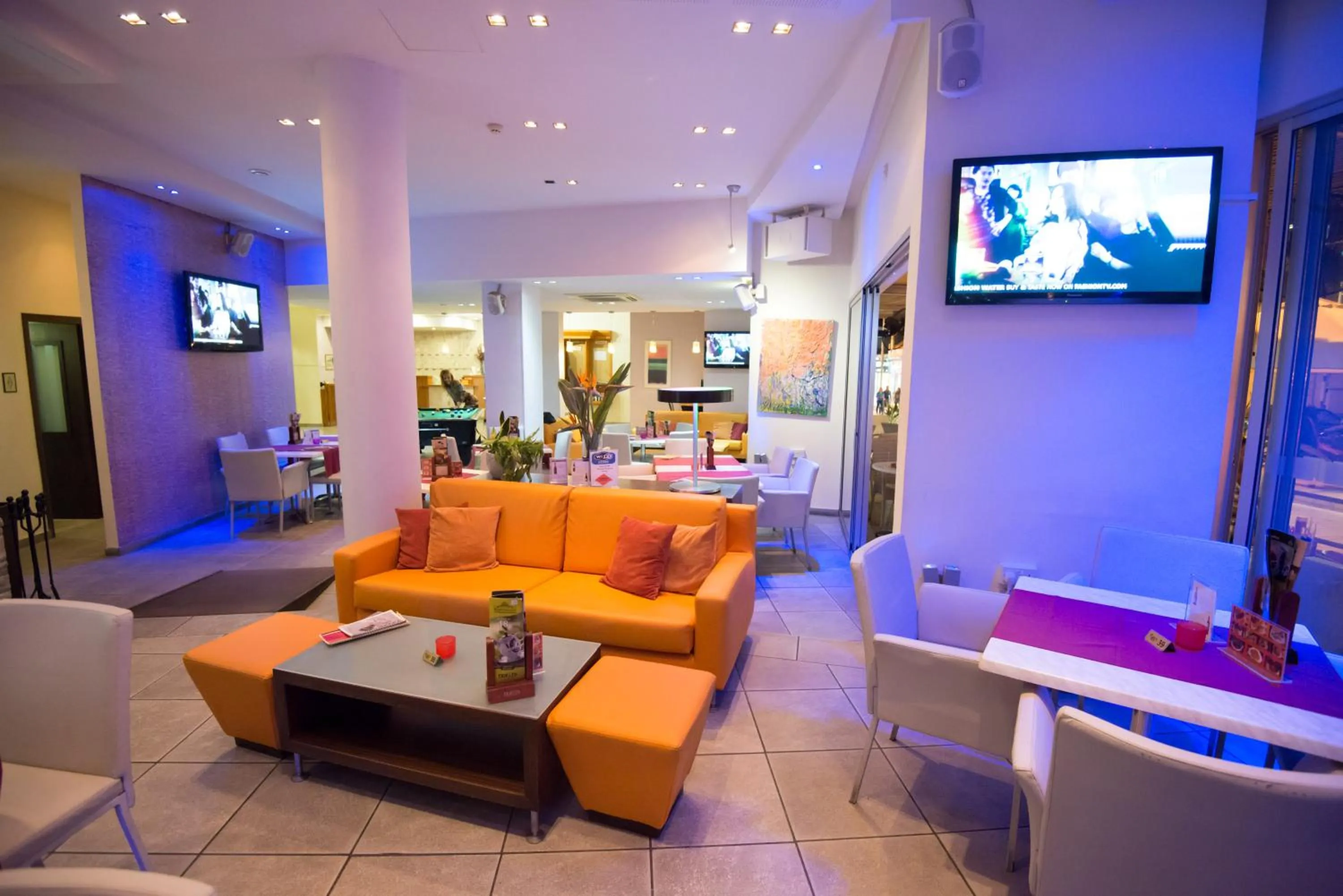 Restaurant/places to eat in Eligonia Hotel Apartments