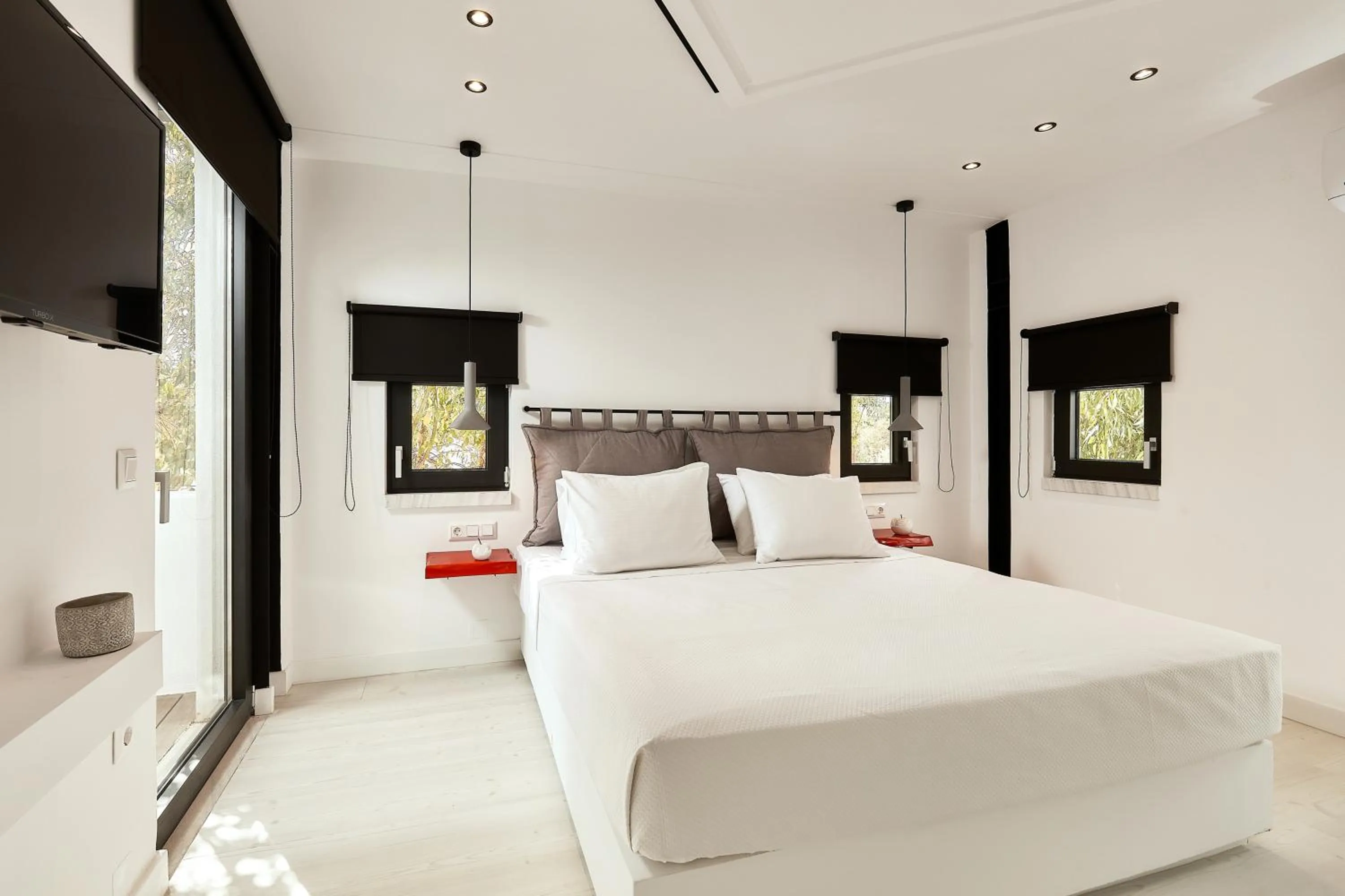 Bedroom, Bed in MichELe Luxury apartments by Smaris Collection