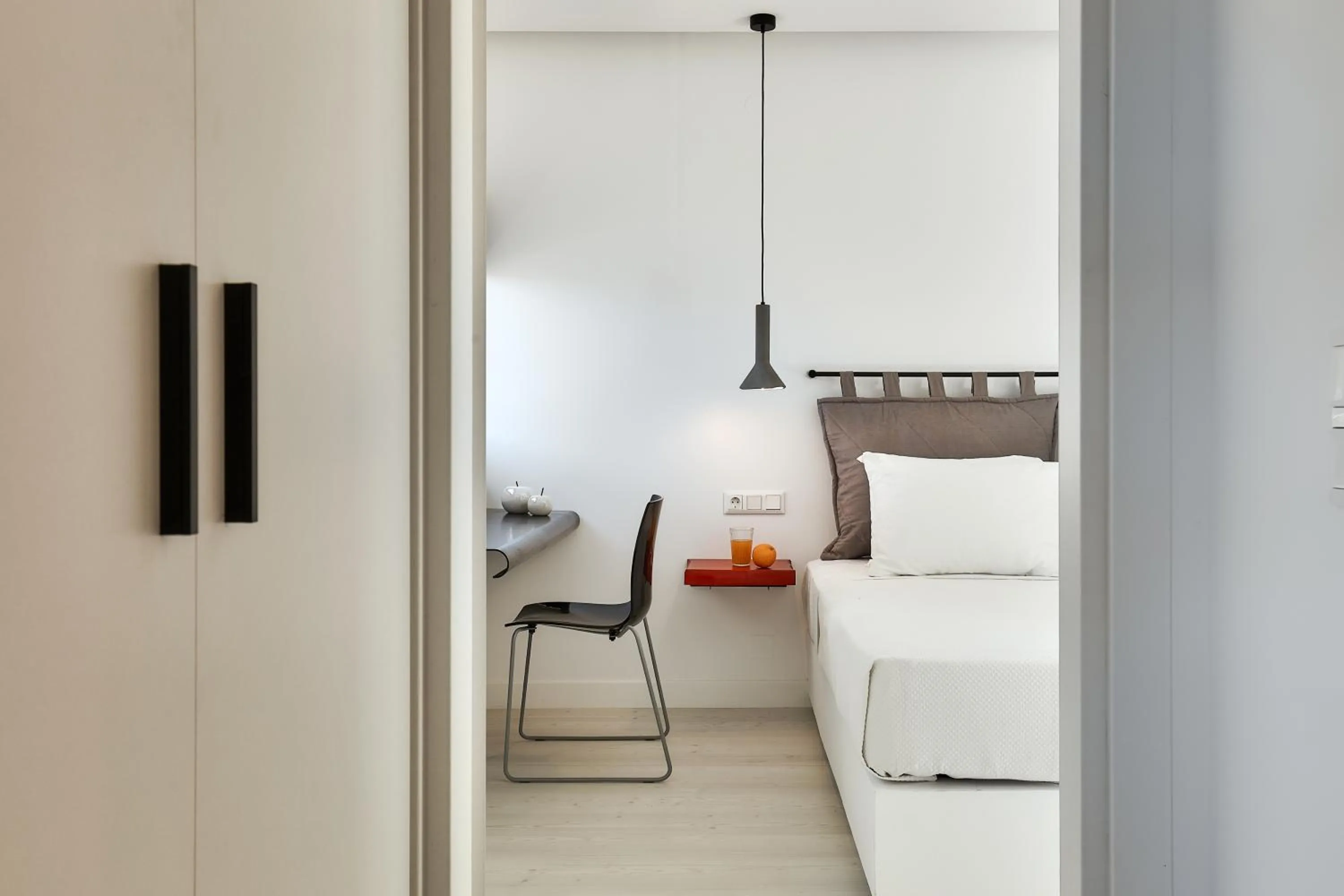 Photo of the whole room, Bed in MichELe Luxury apartments by Smaris Collection