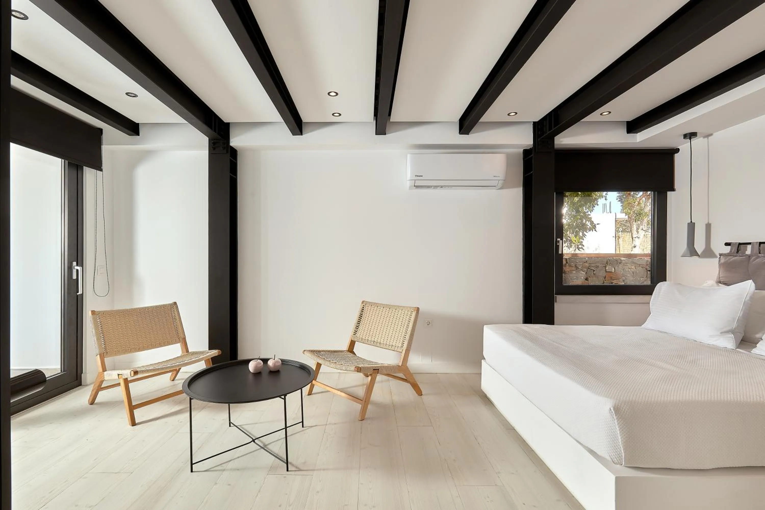 Photo of the whole room, Bed in MichELe Luxury apartments by Smaris Collection