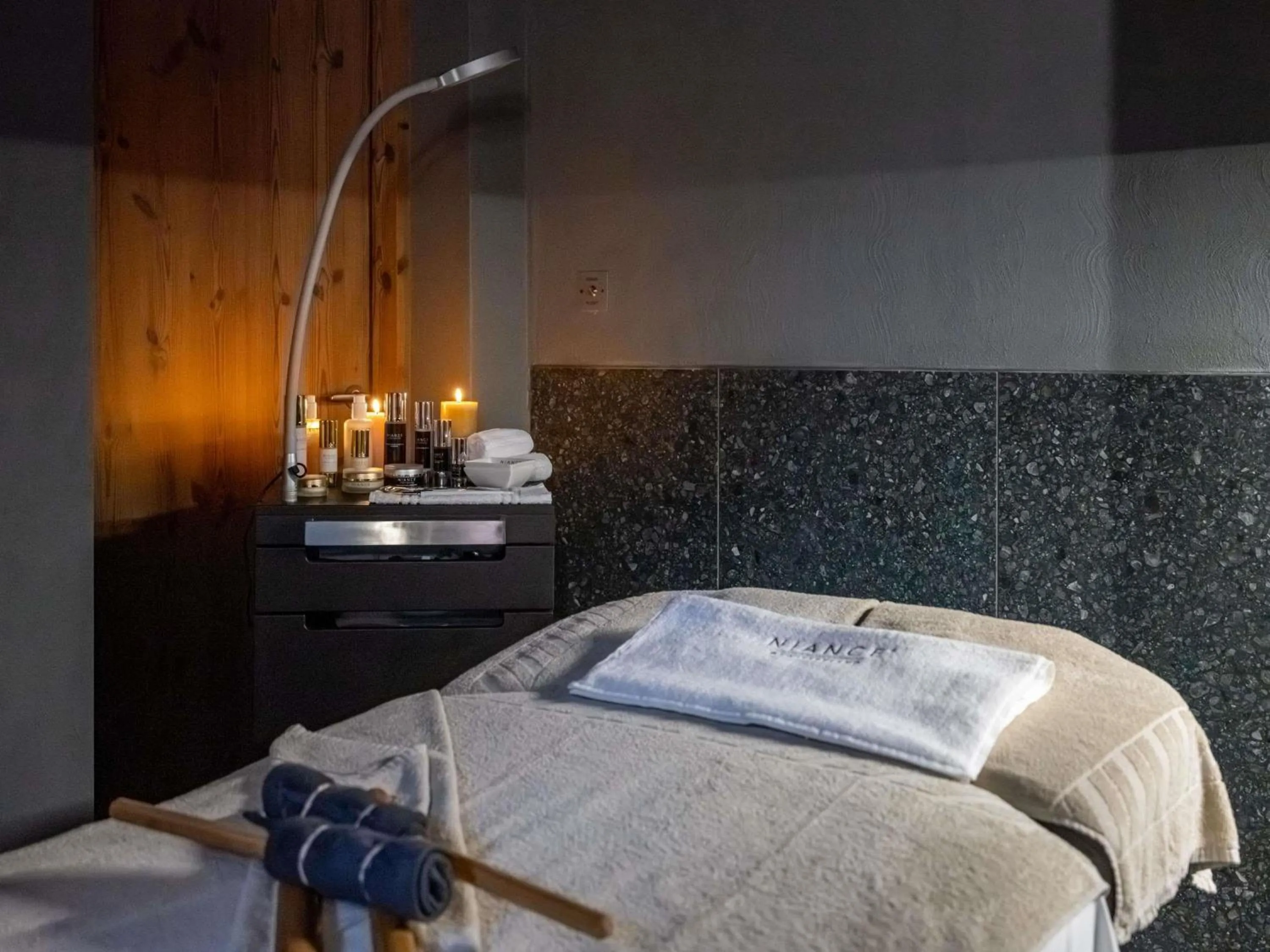Spa and wellness centre/facilities, Bed in Swissôtel Poiana Brasov