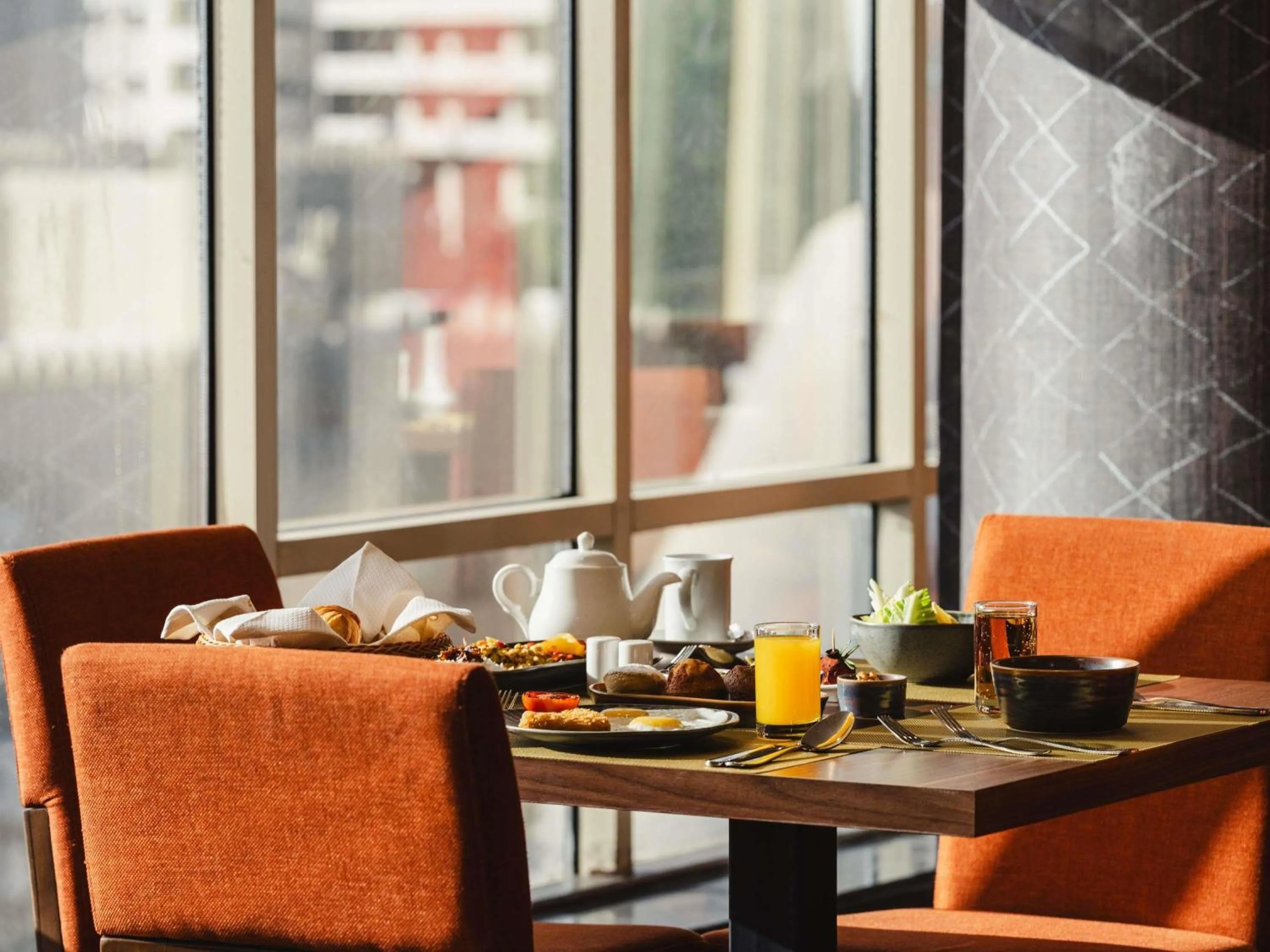 Restaurant/places to eat in Mercure Makkah Aziziah