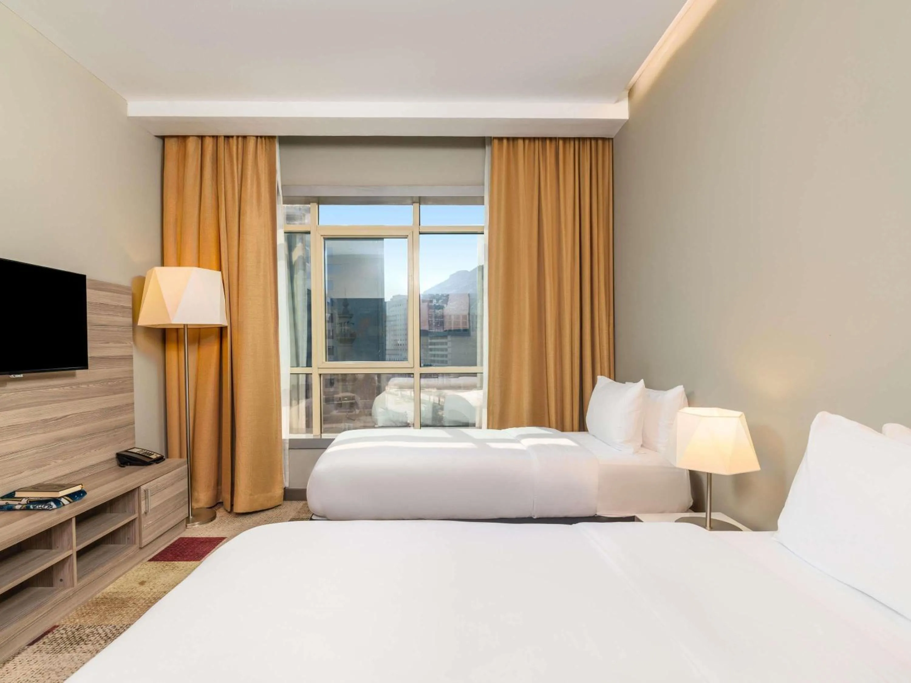 Bedroom, Bed in Mercure Makkah Aziziah