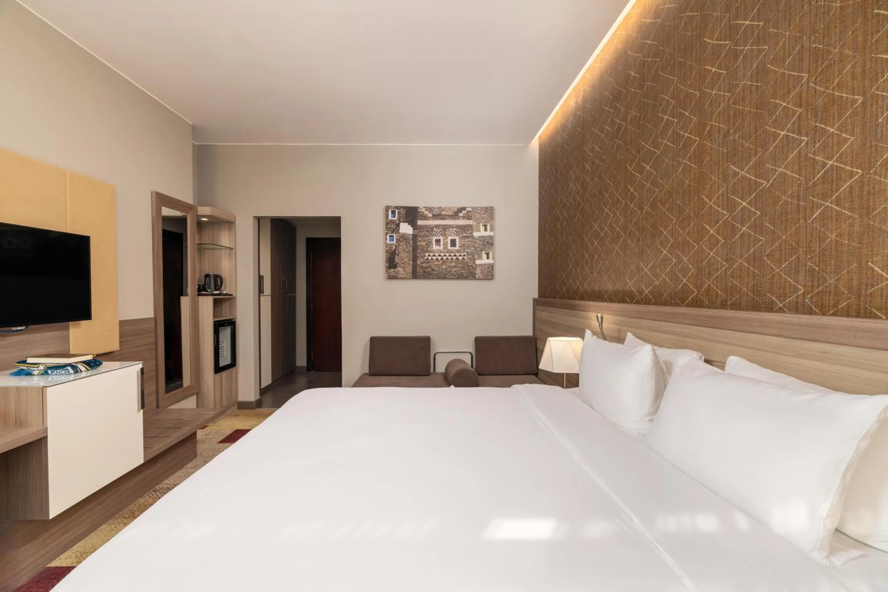 Photo of the whole room, Bed in Mercure Makkah Aziziah