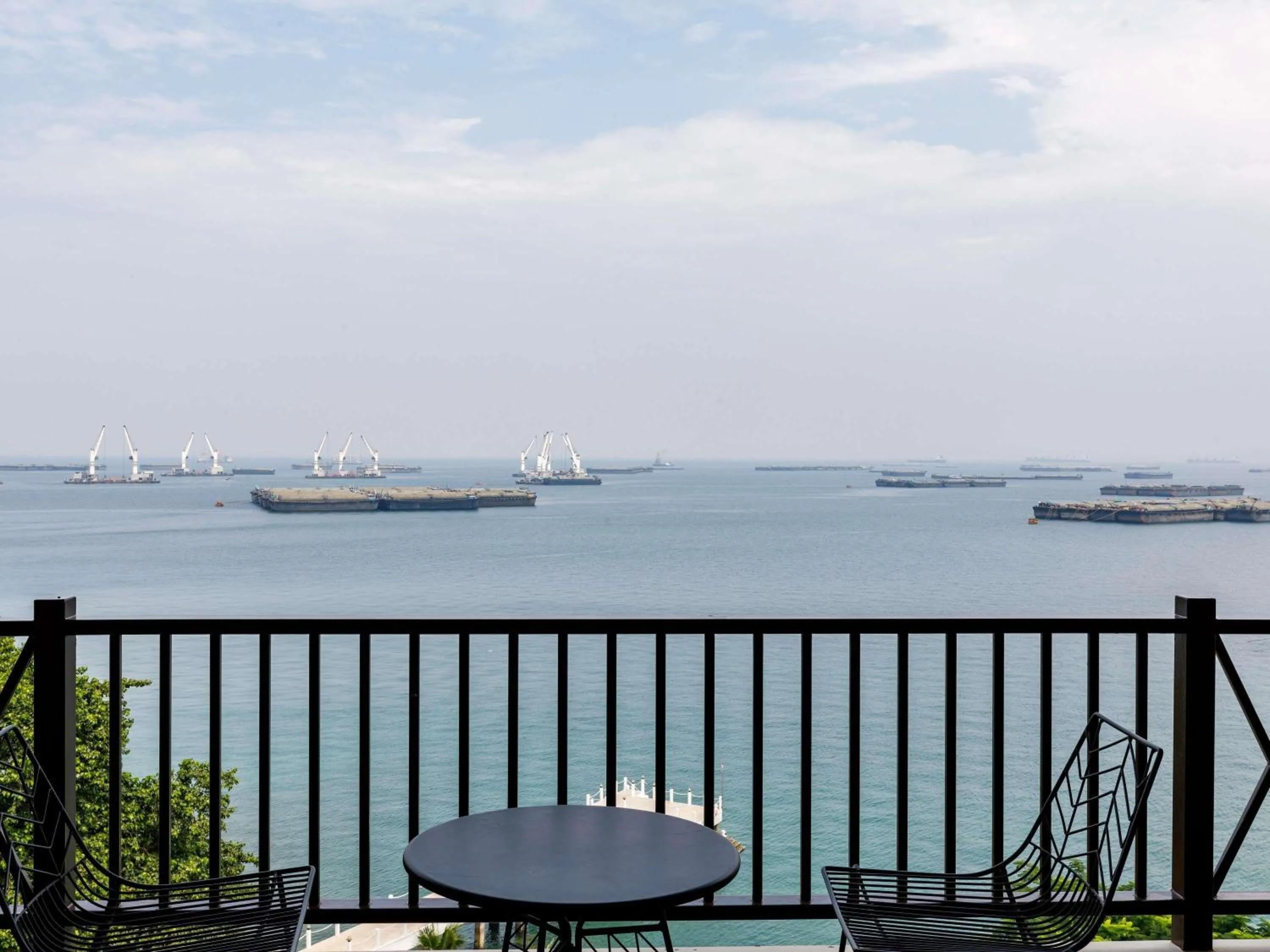 Bedroom in Novotel Koh Si Chang