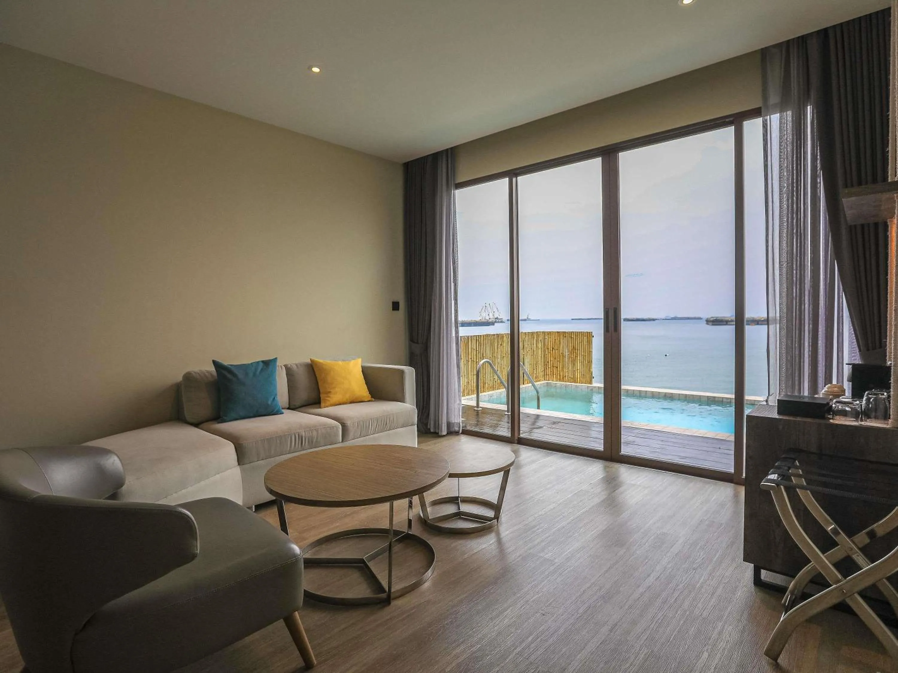 Bedroom in Novotel Koh Si Chang