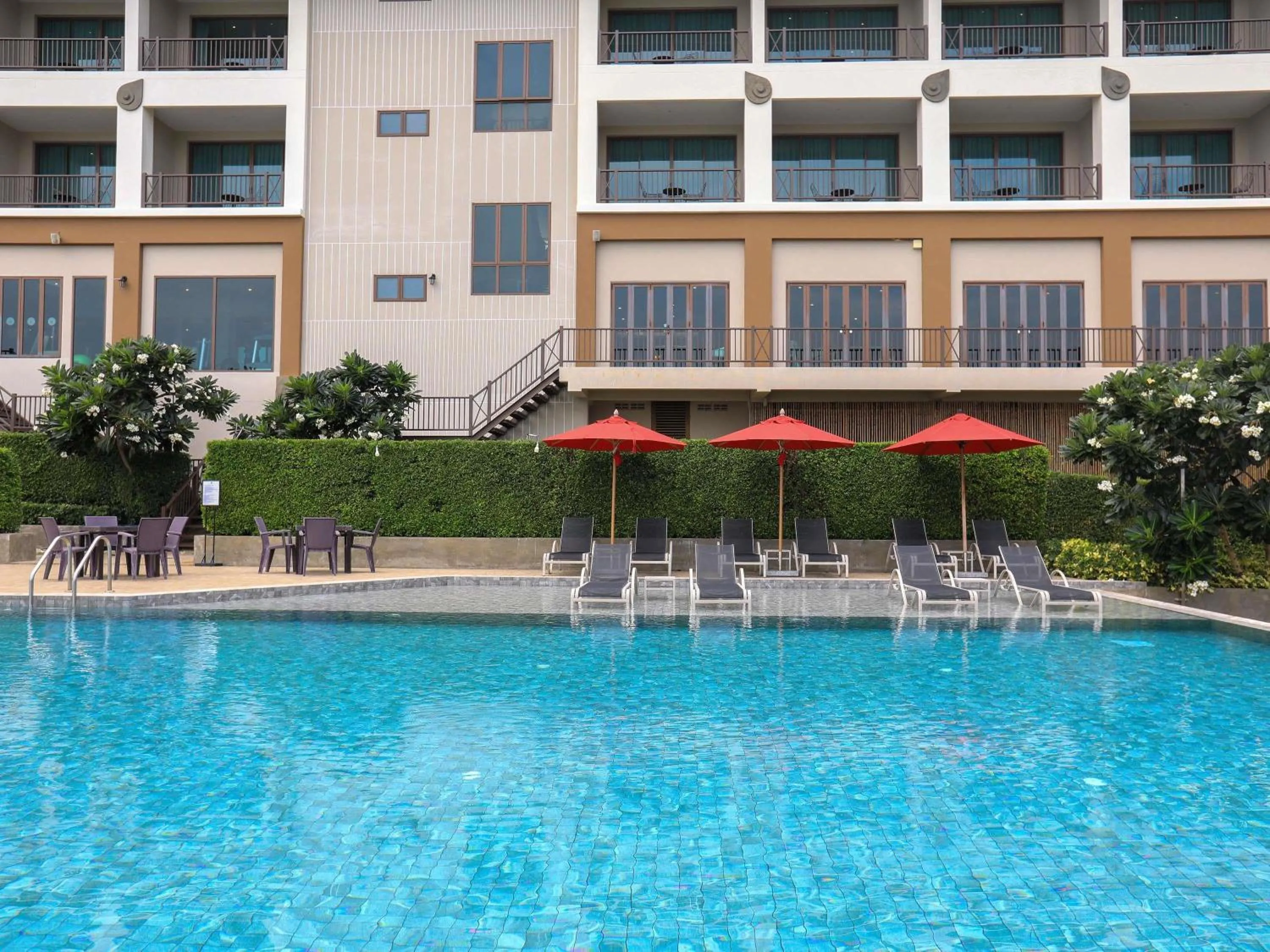 Lounge or bar in Novotel Koh Si Chang