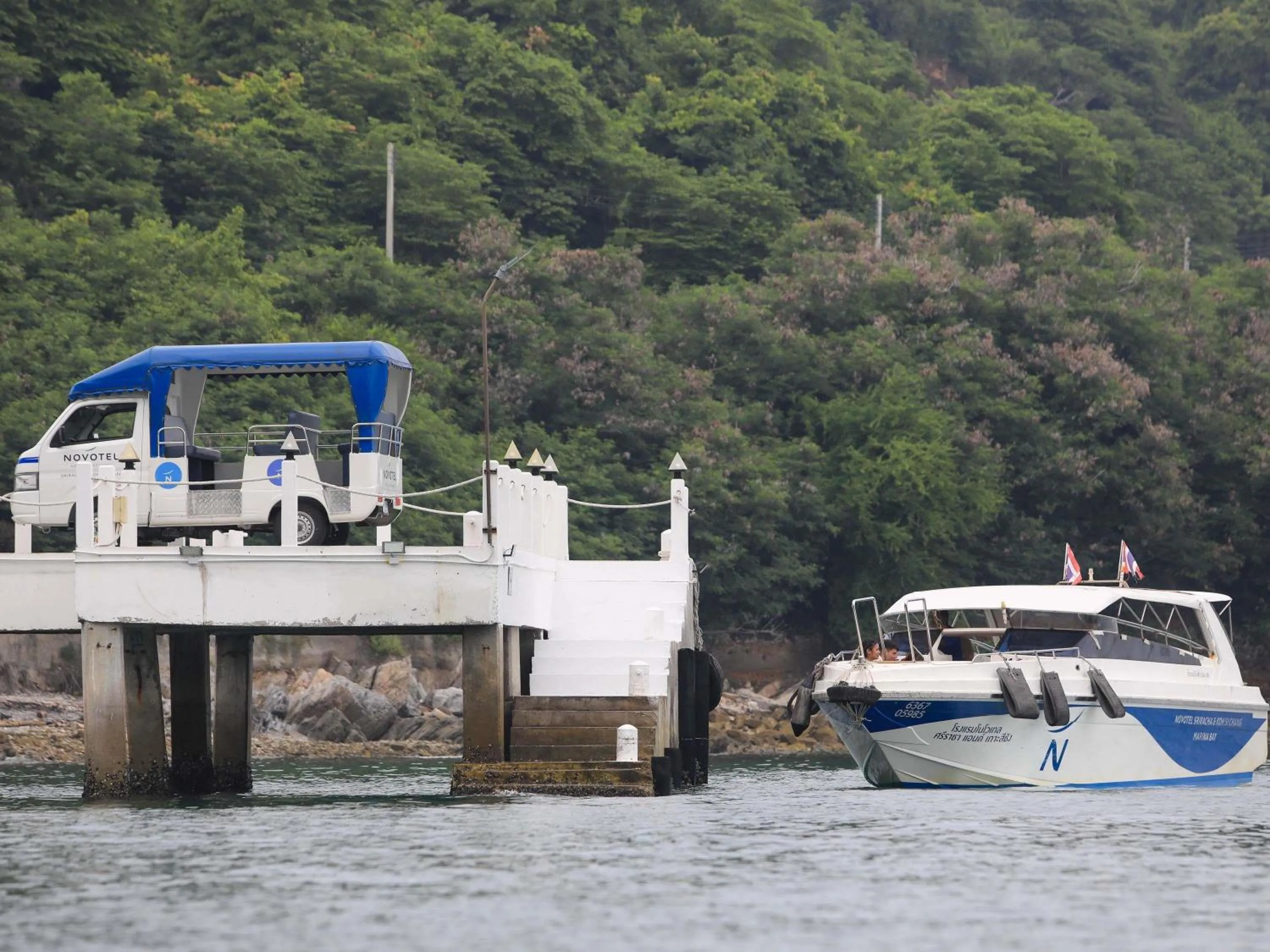 Property building in Novotel Koh Si Chang