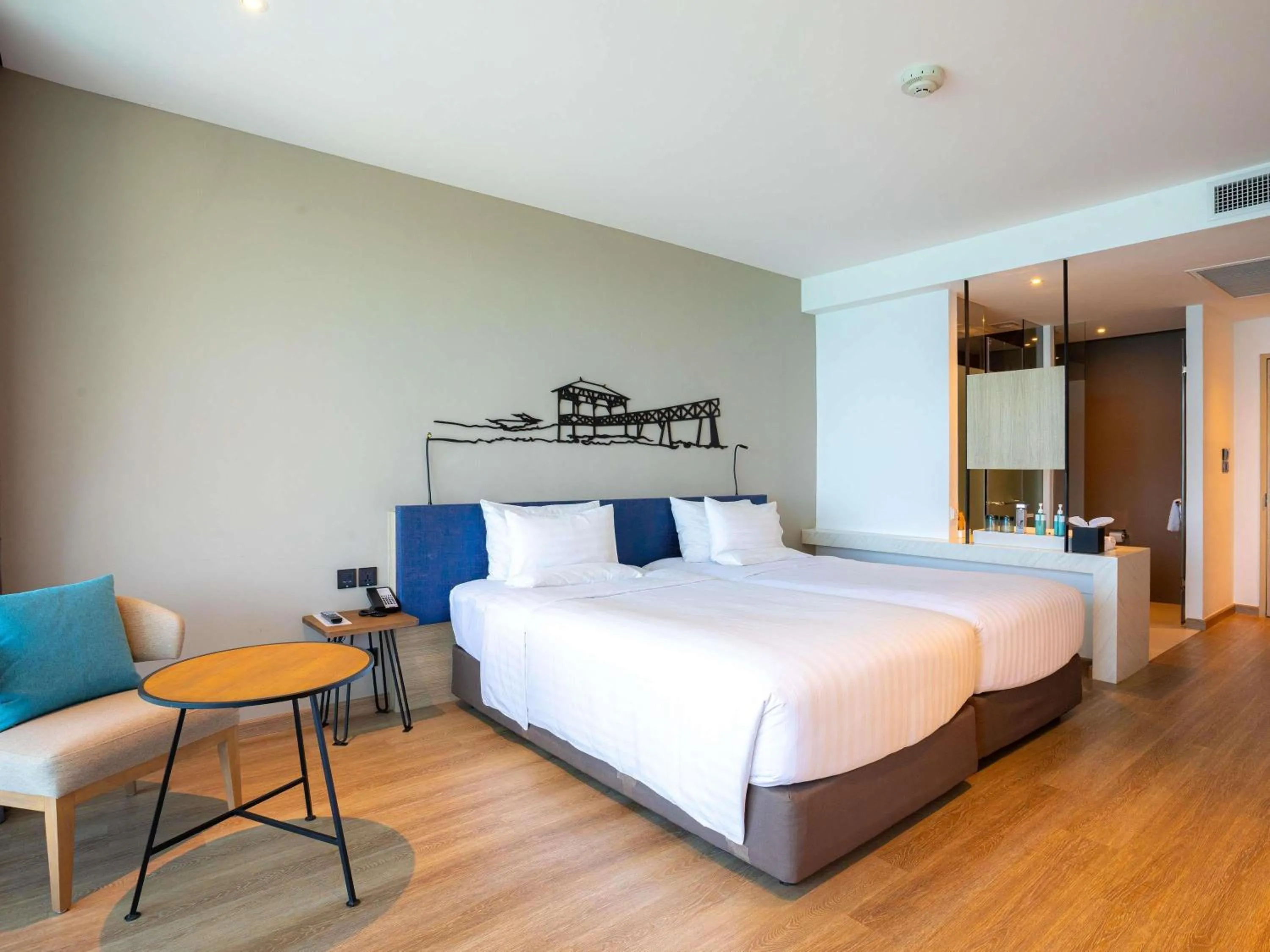 Bedroom, Bed in Novotel Koh Si Chang