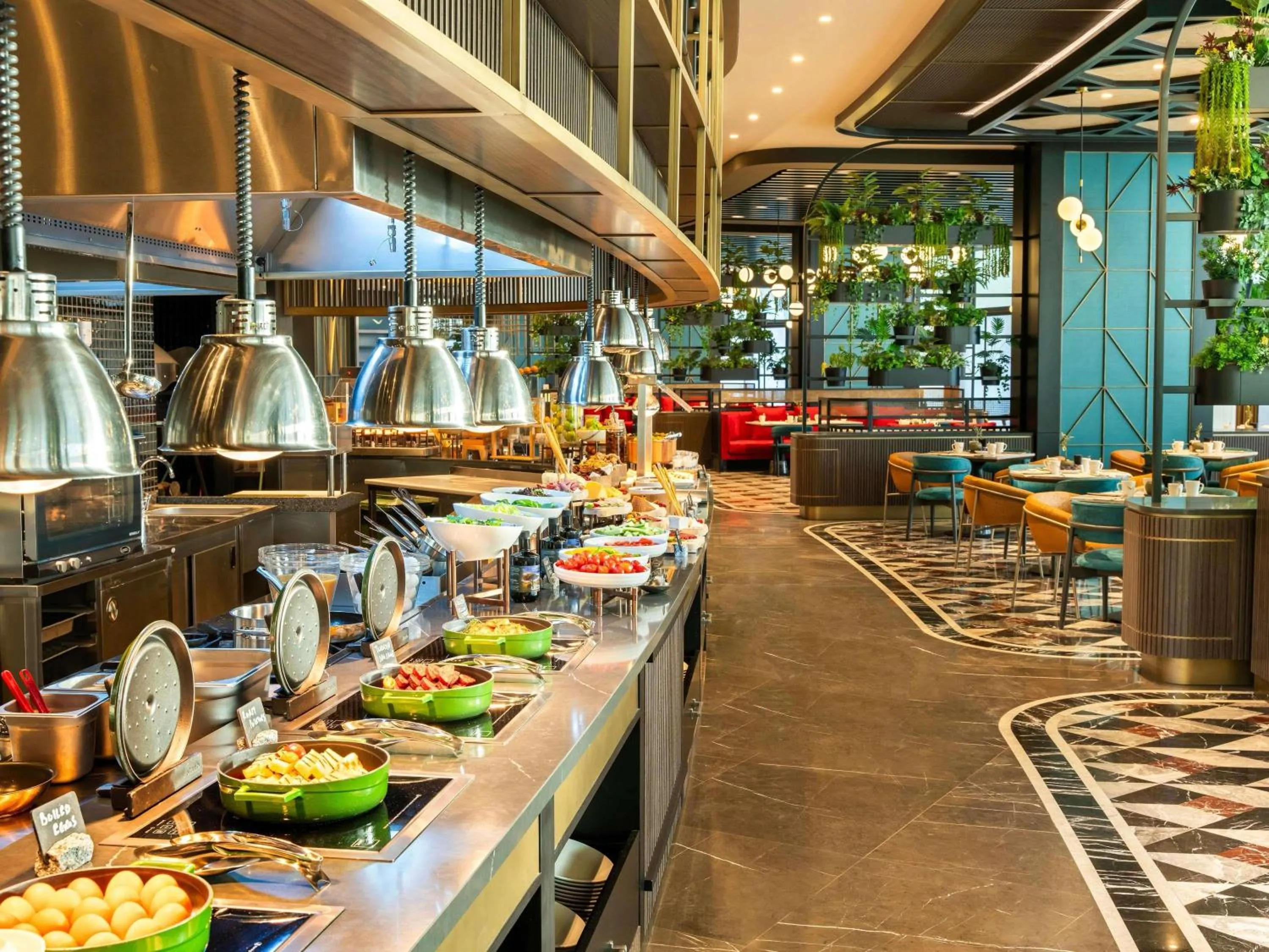 Restaurant/places to eat in Mövenpick Hotel Istanbul Marmara Sea