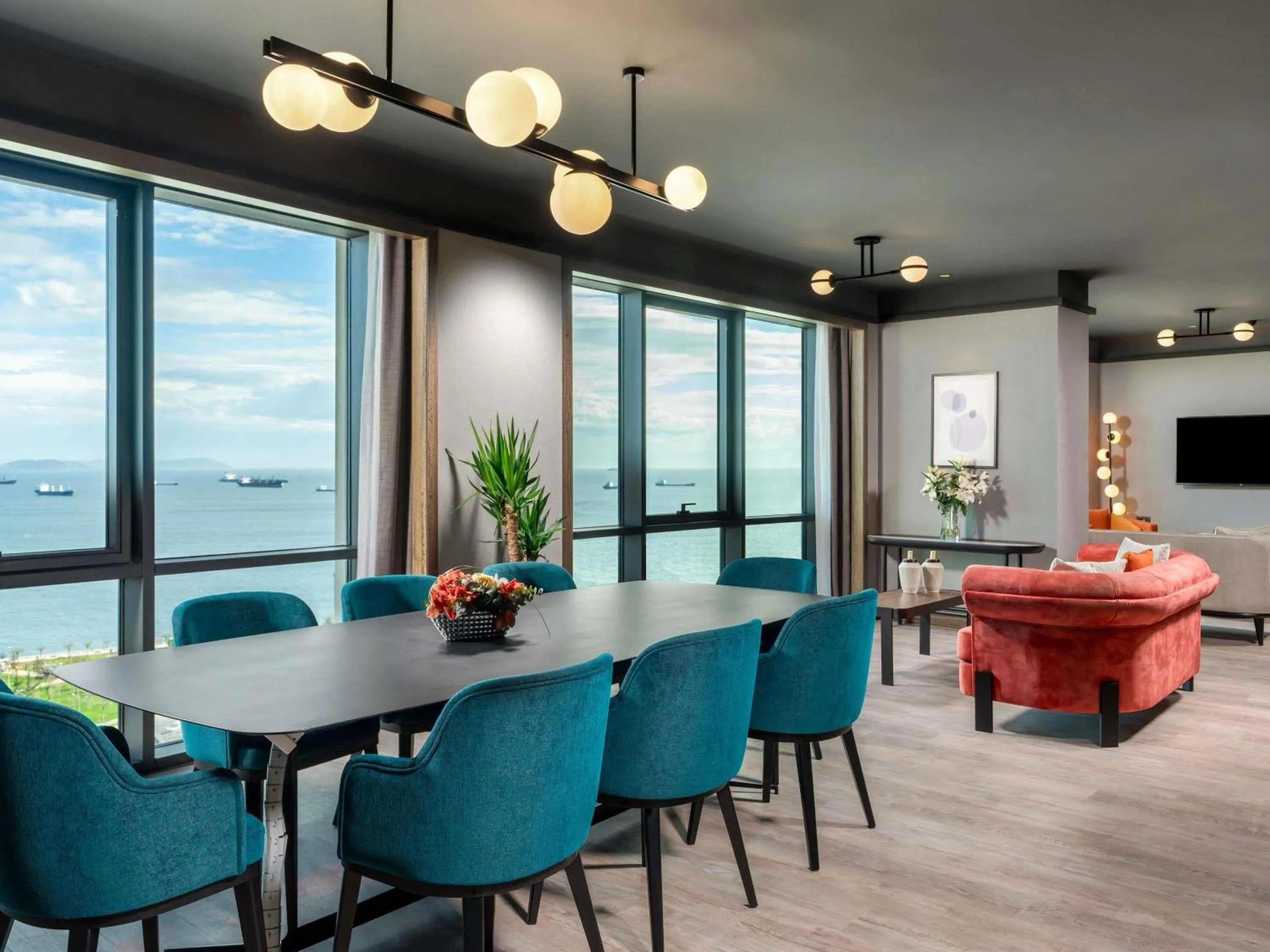 Bedroom in Mövenpick Hotel Istanbul Marmara Sea