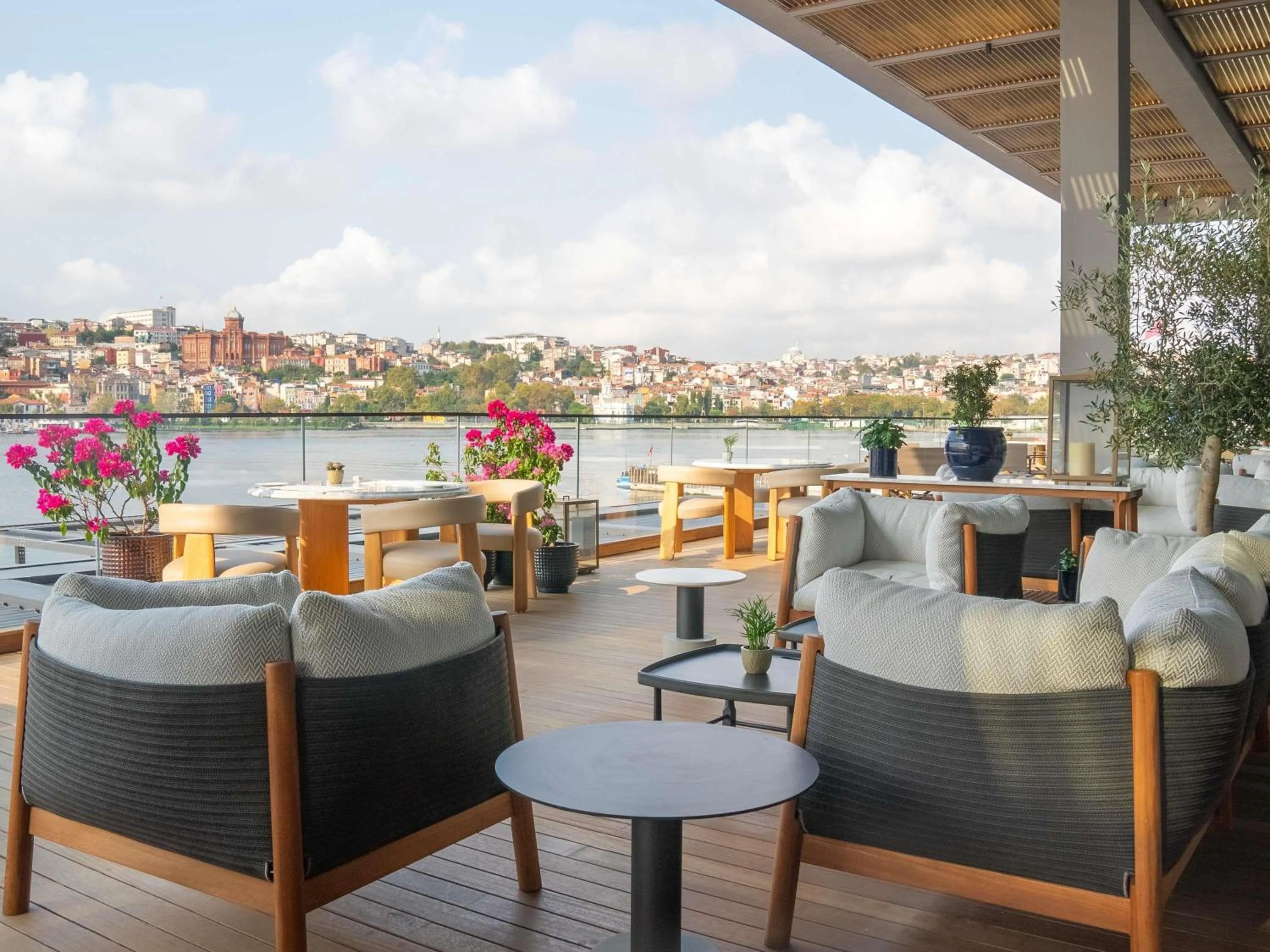 Restaurant/places to eat in Rixos Tersane Istanbul