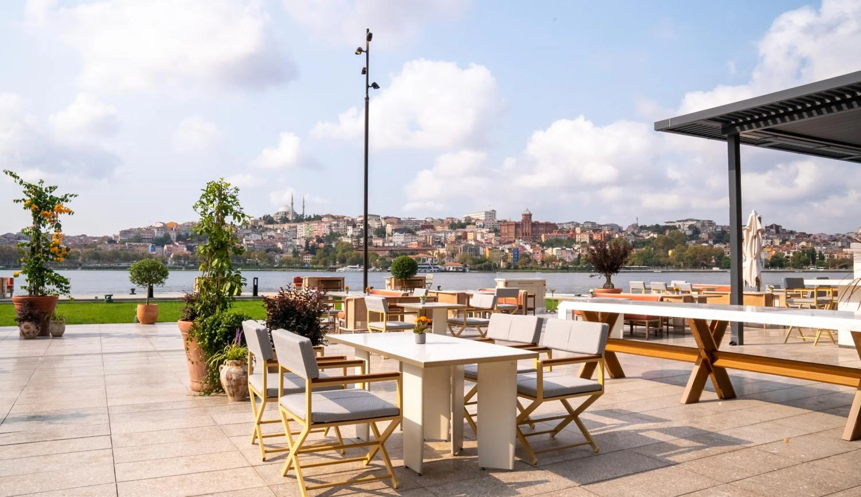 Restaurant/places to eat in Rixos Tersane Istanbul