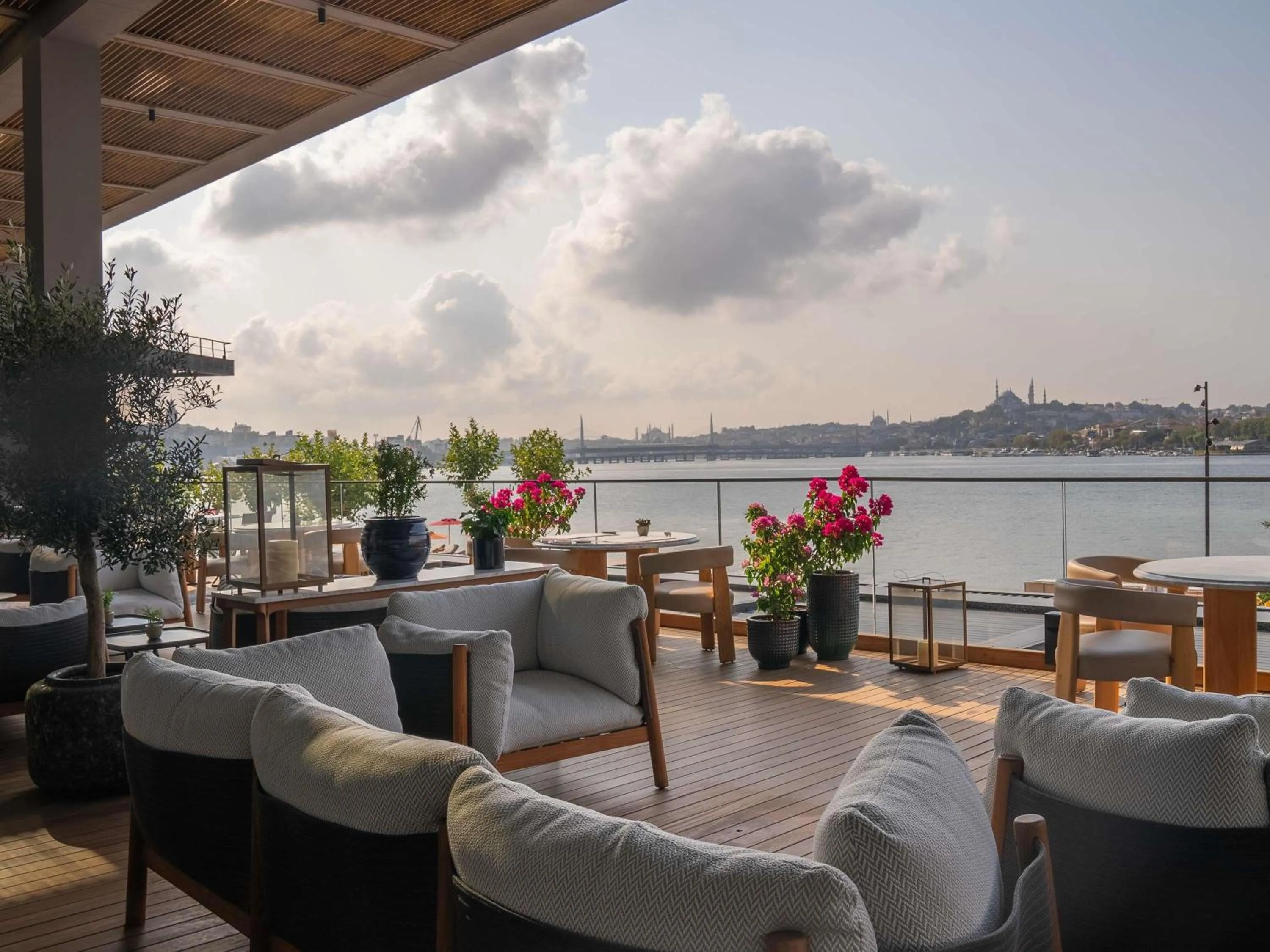 Restaurant/places to eat in Rixos Tersane Istanbul