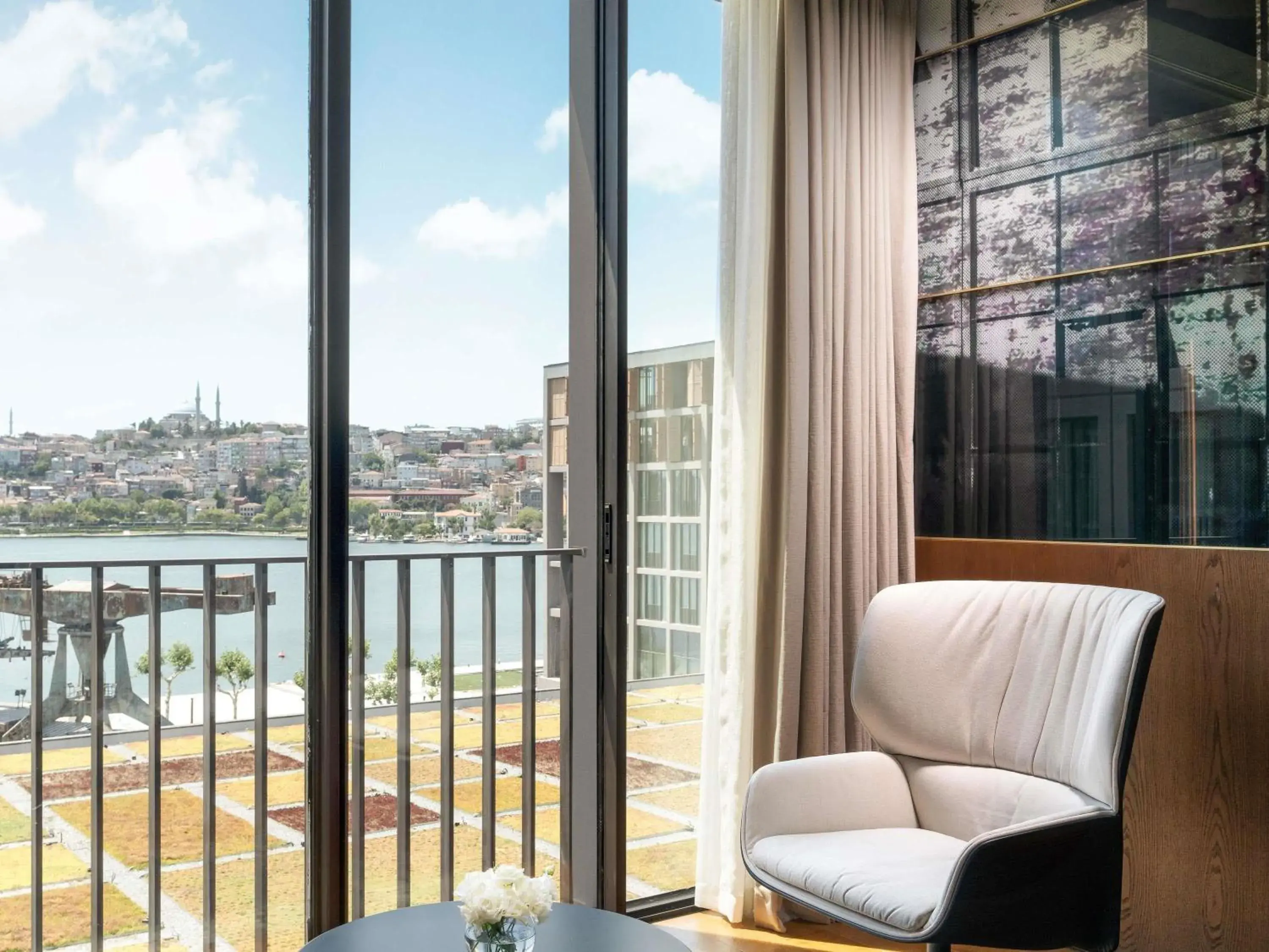 Premium King Room with Sea View - Nickelodeon Play Access in Rixos Tersane Istanbul Premium King Room with Sea View - Nickelodeon Play Access in Rixos Tersane Istanbul