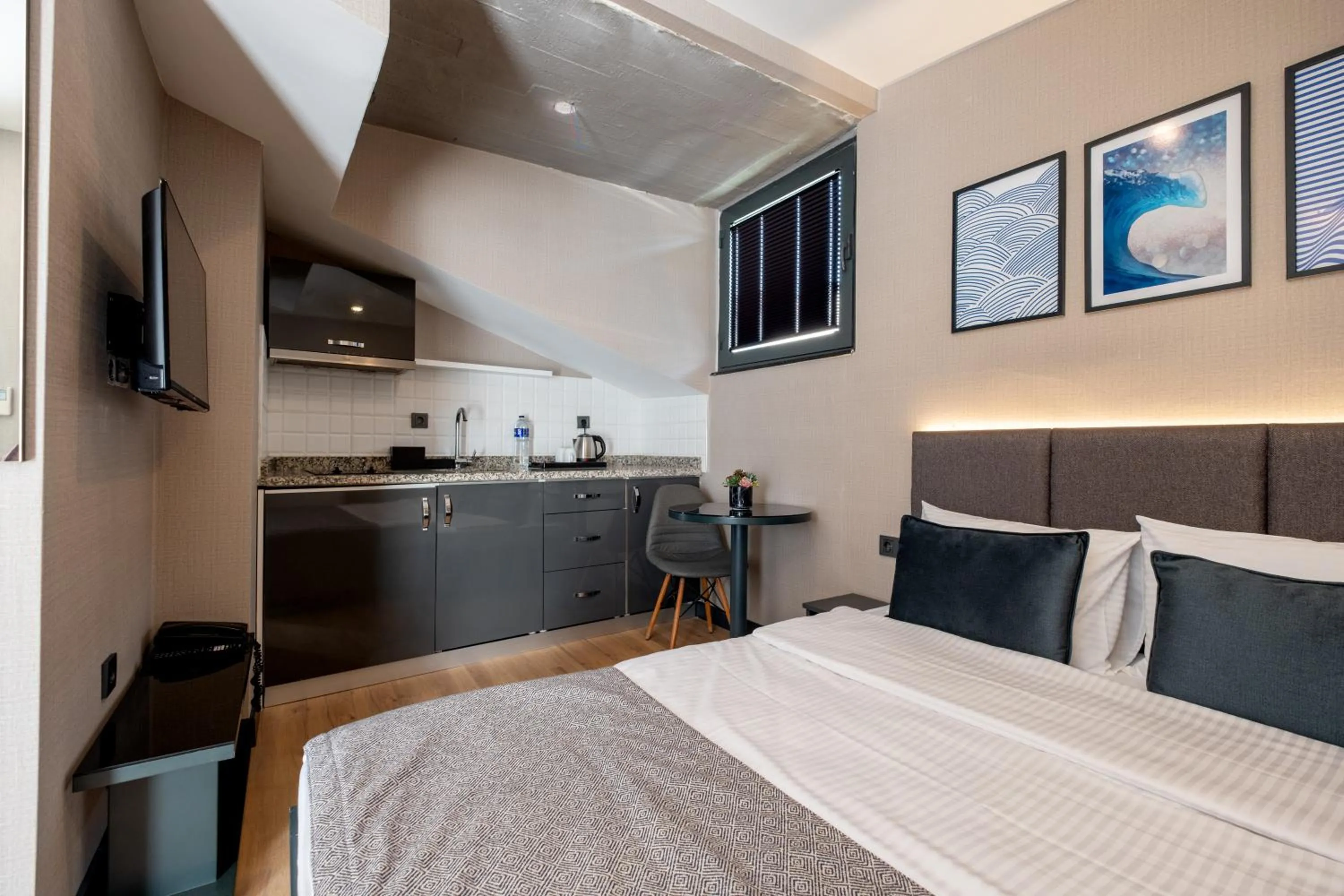 Bed in The Row Suites Taksim