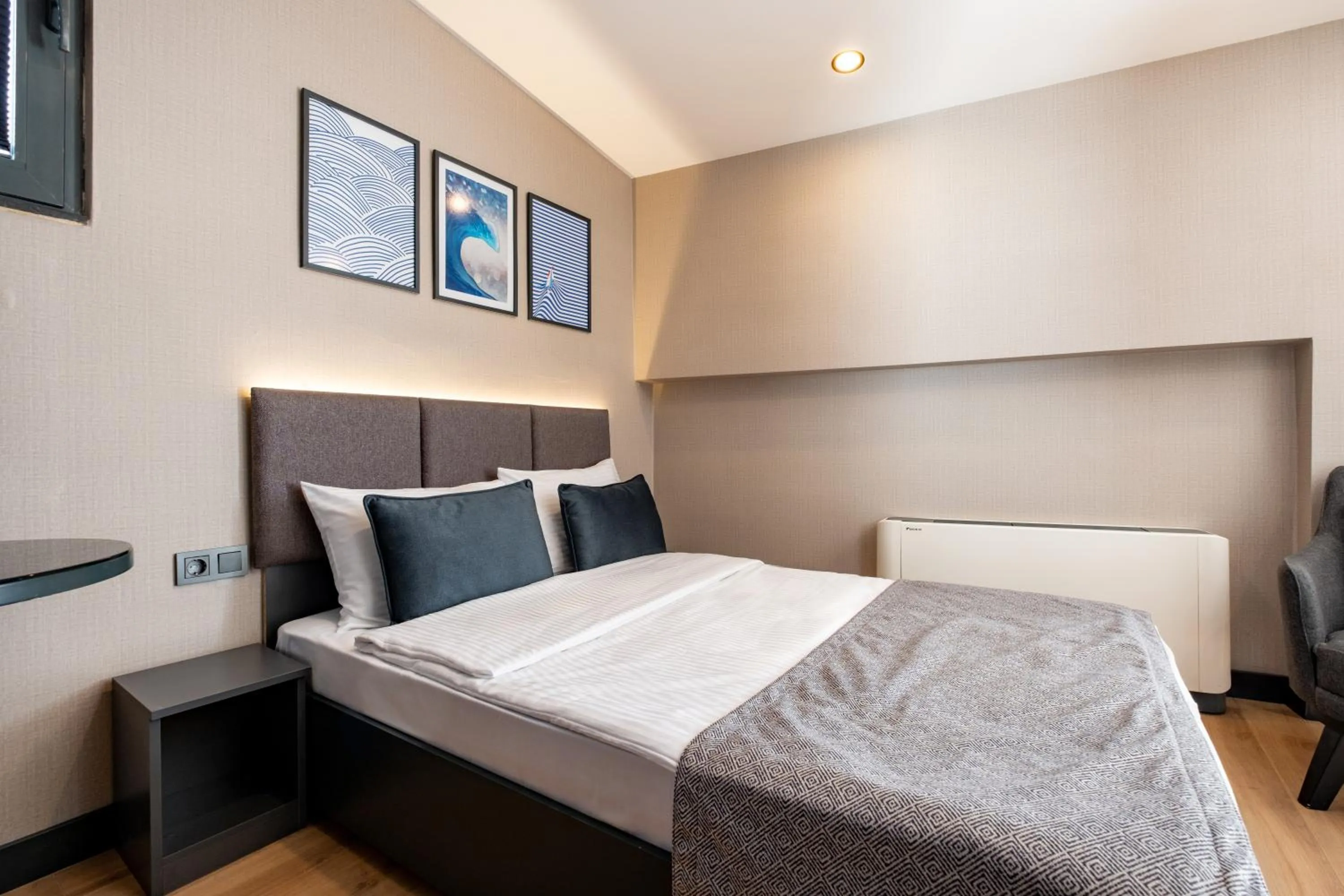 Bed in The Row Suites Taksim