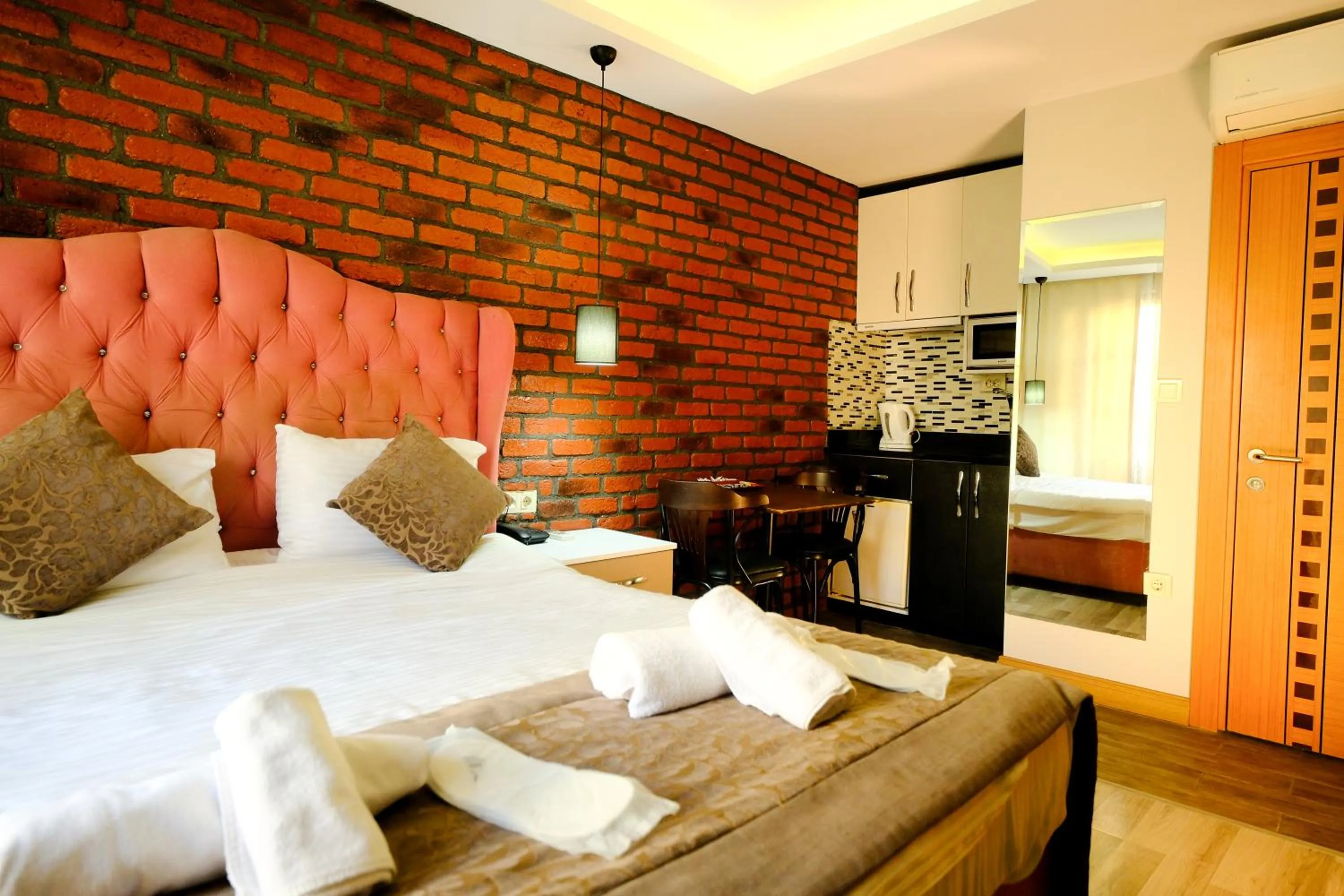 Bed in Taksim Celebi Suites