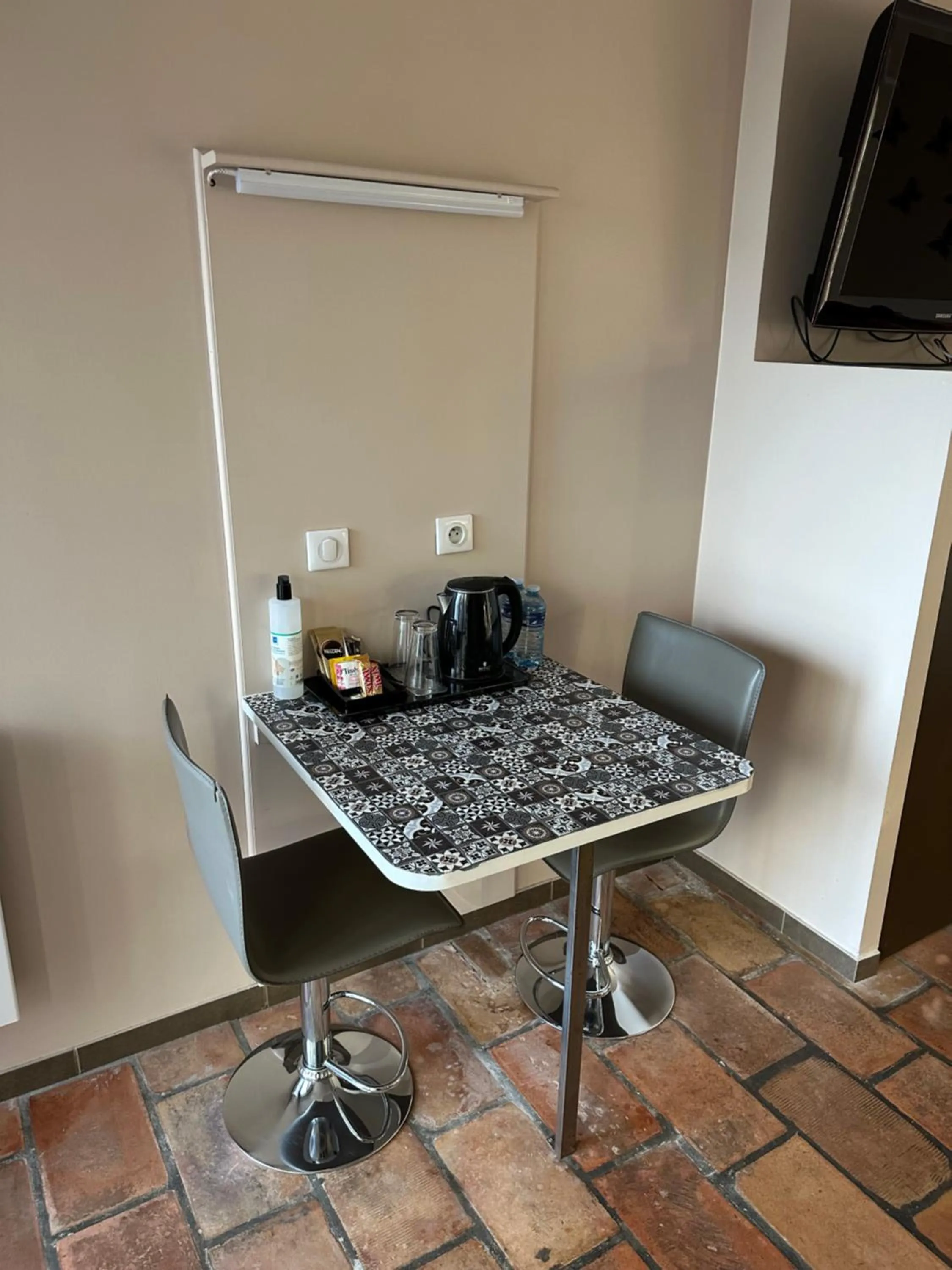 Coffee/tea facilities in La Chambre de l'Olivier