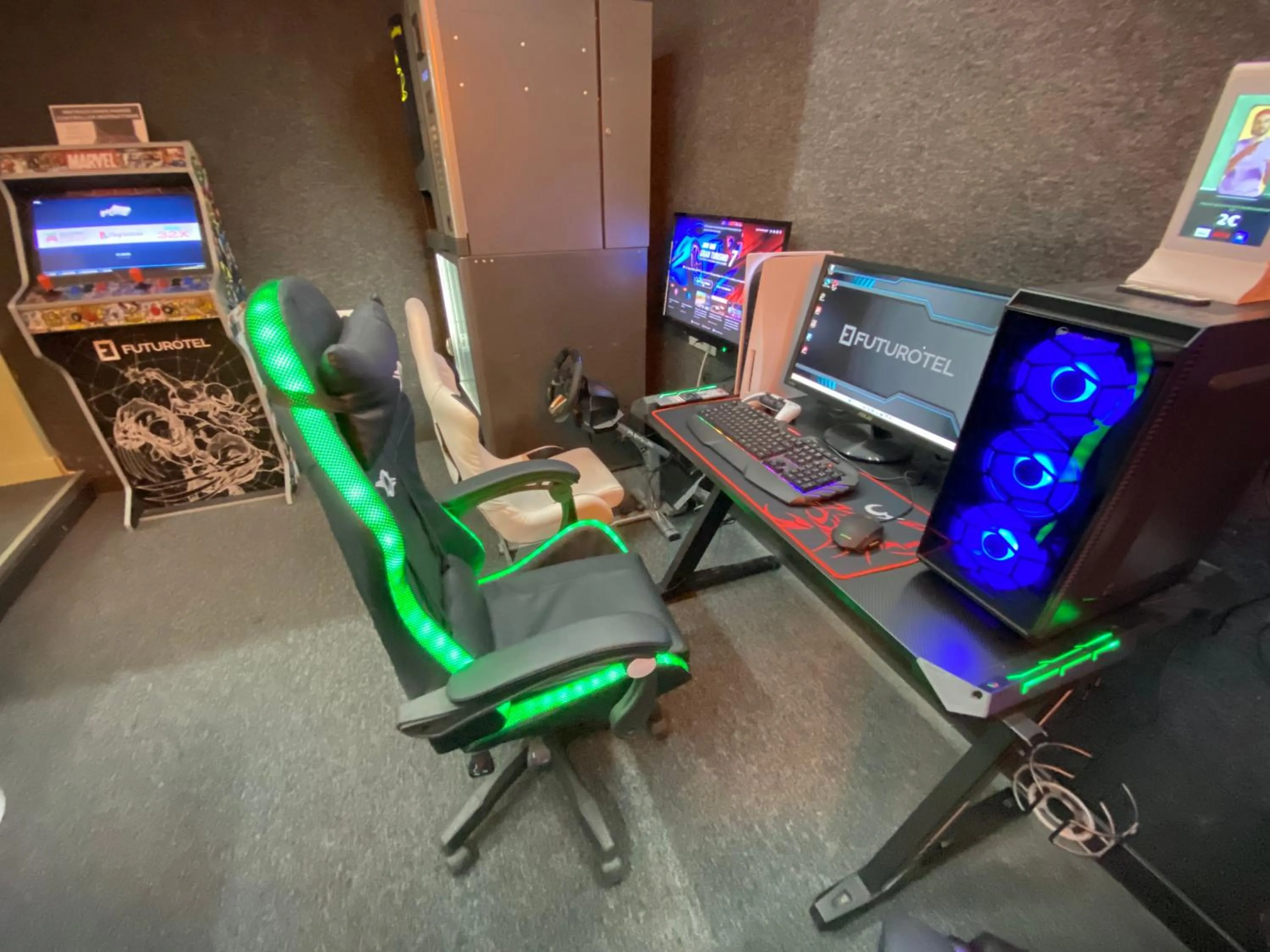 TV and multimedia in Futurotel Spa Garden