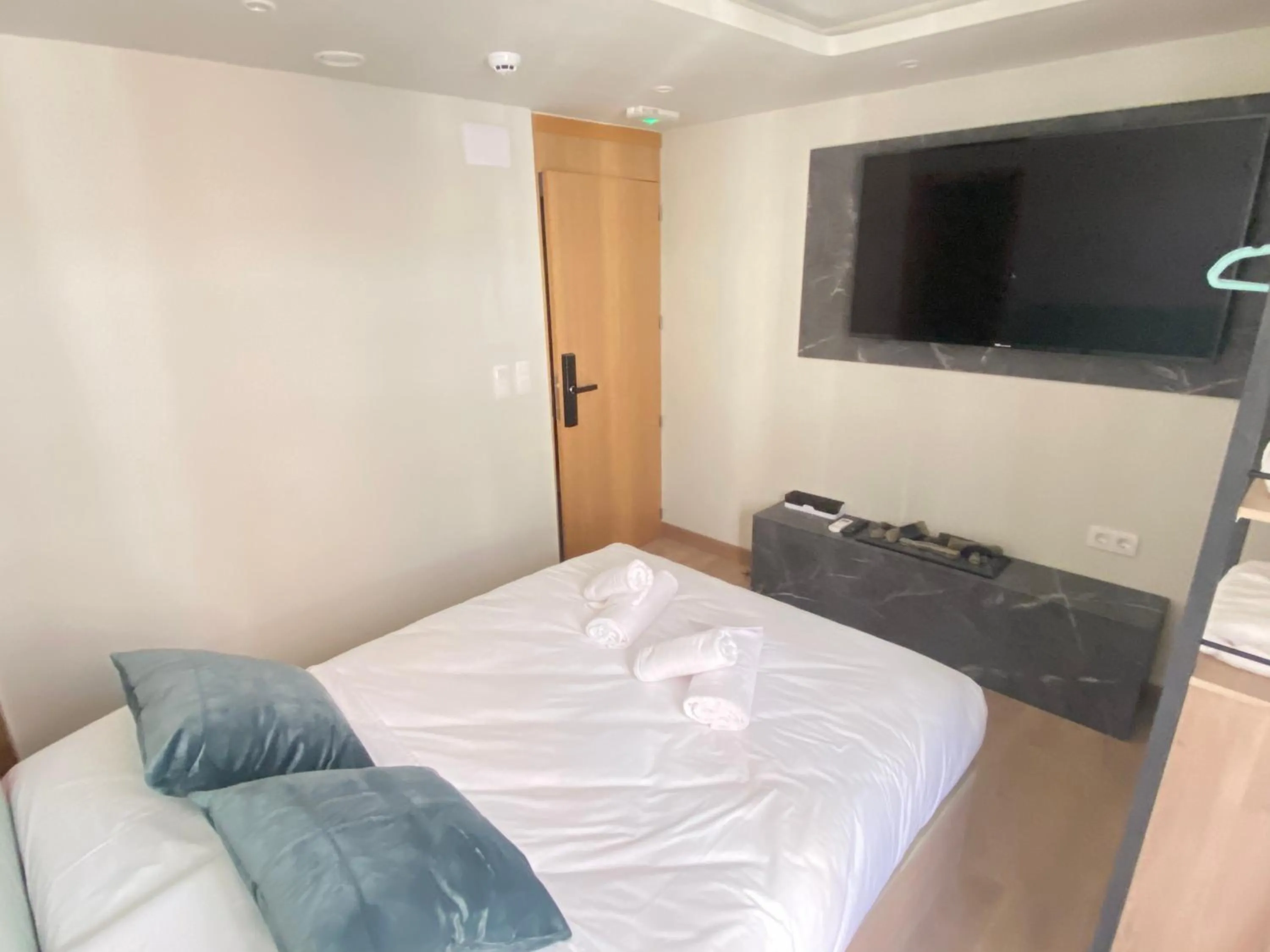 Communal lounge/ TV room in Futurotel Spa Garden