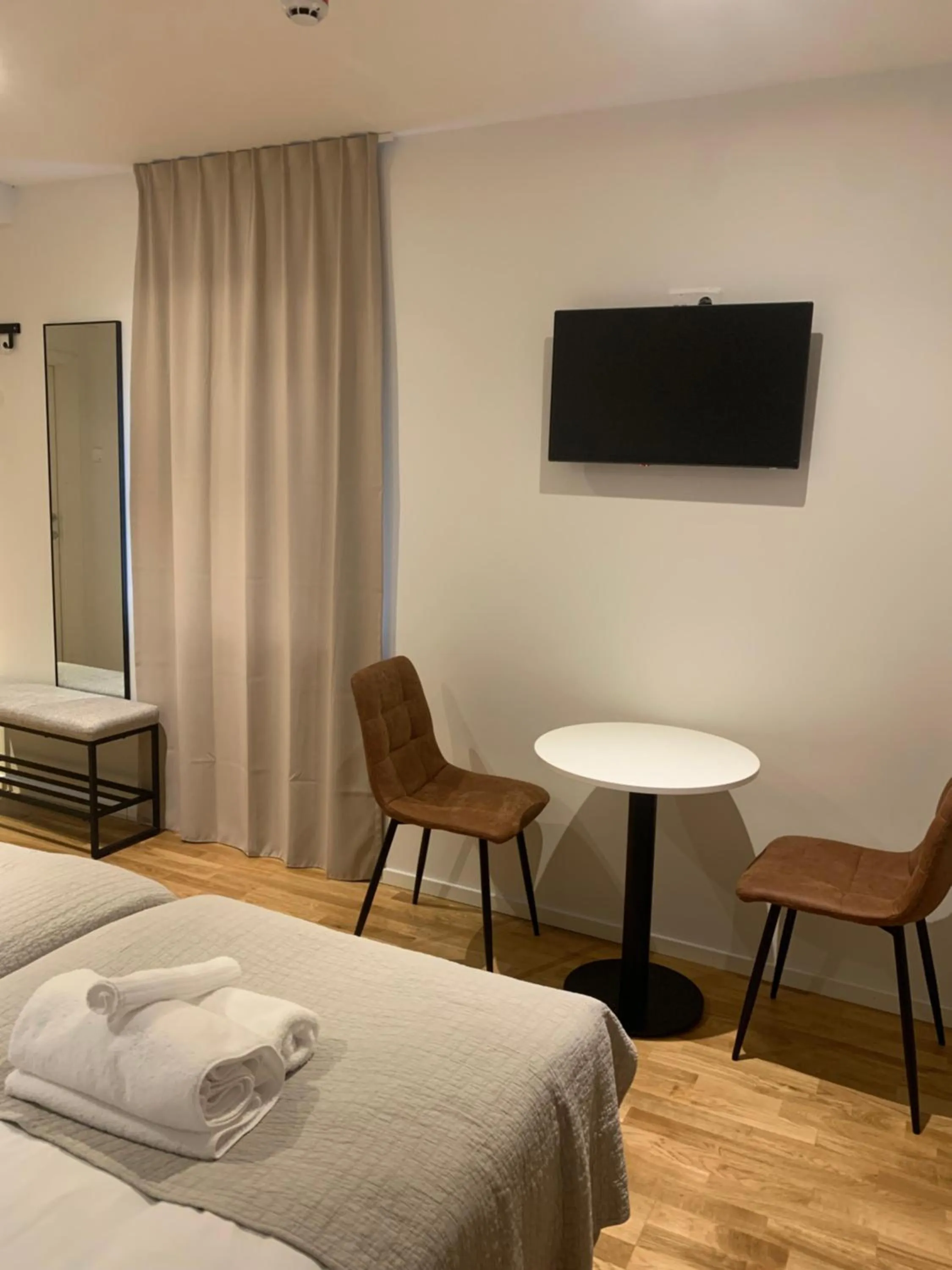 Bed in Edsviken Hotell AB