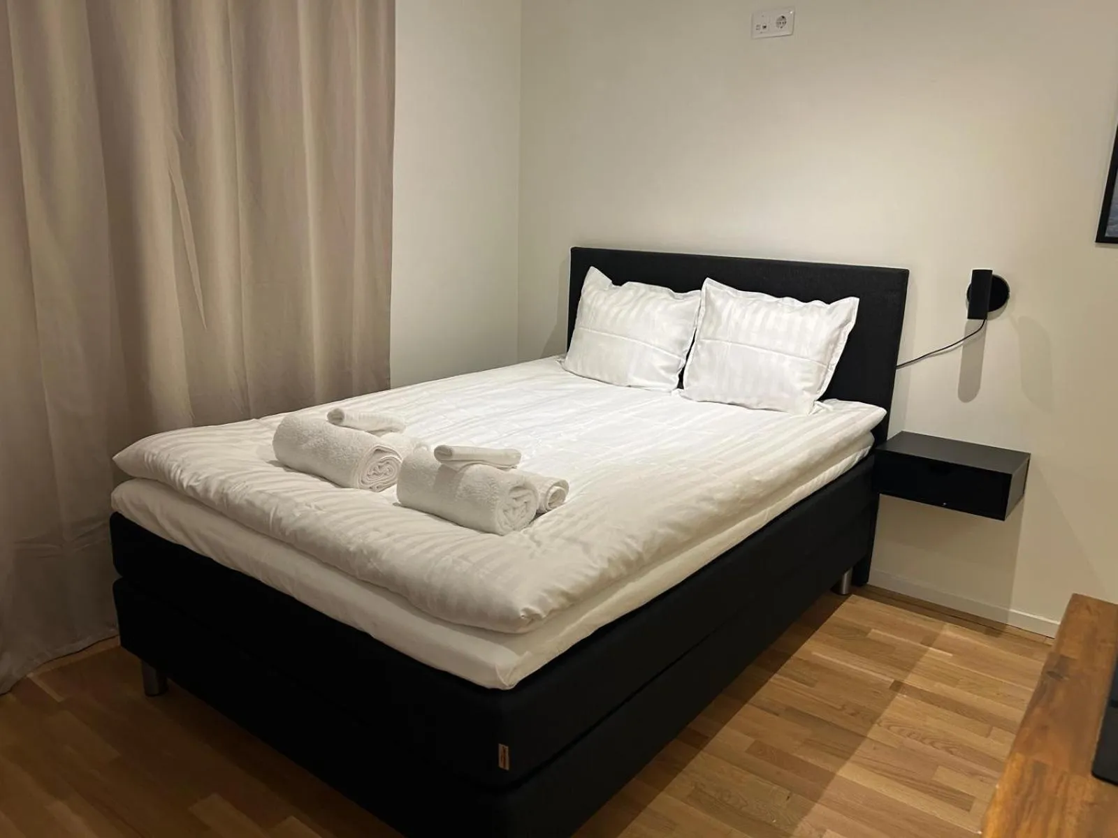 Bed in Edsviken Hotell AB