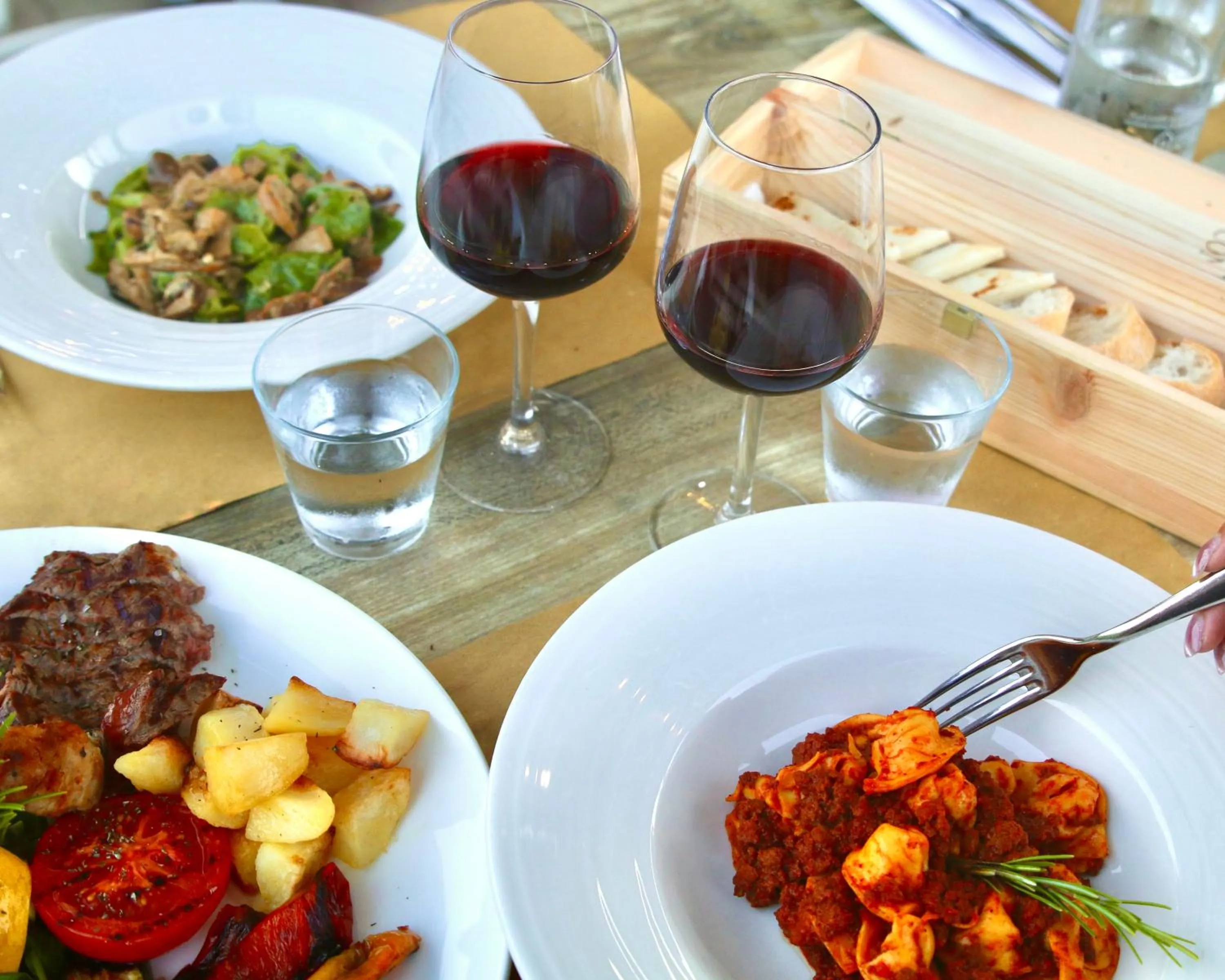 Restaurant/places to eat in Borgo Conde Wine Resort