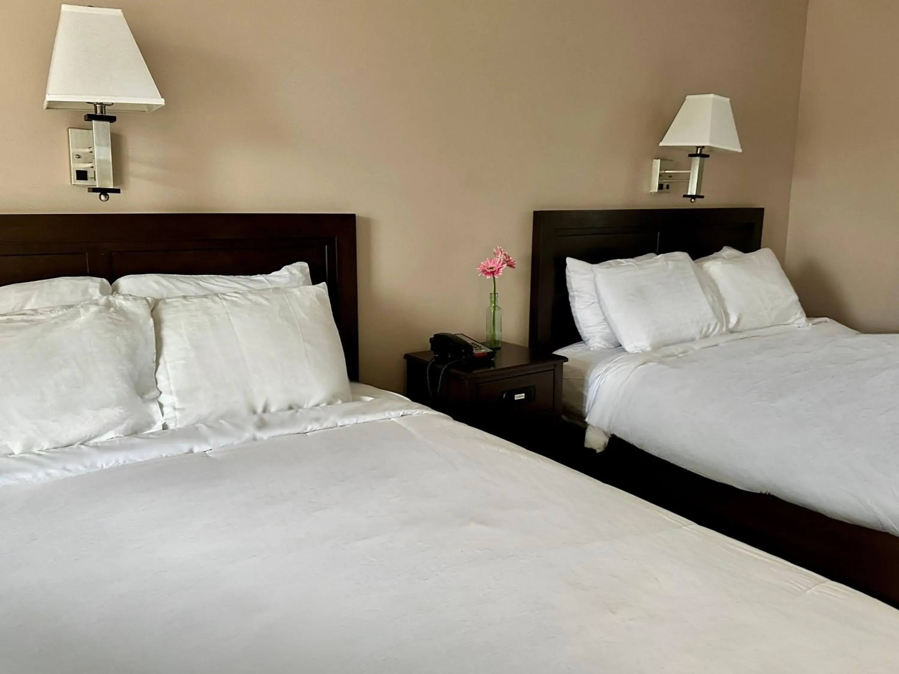 Double Room in Blowing Rock Inn Double Room in Blowing Rock Inn