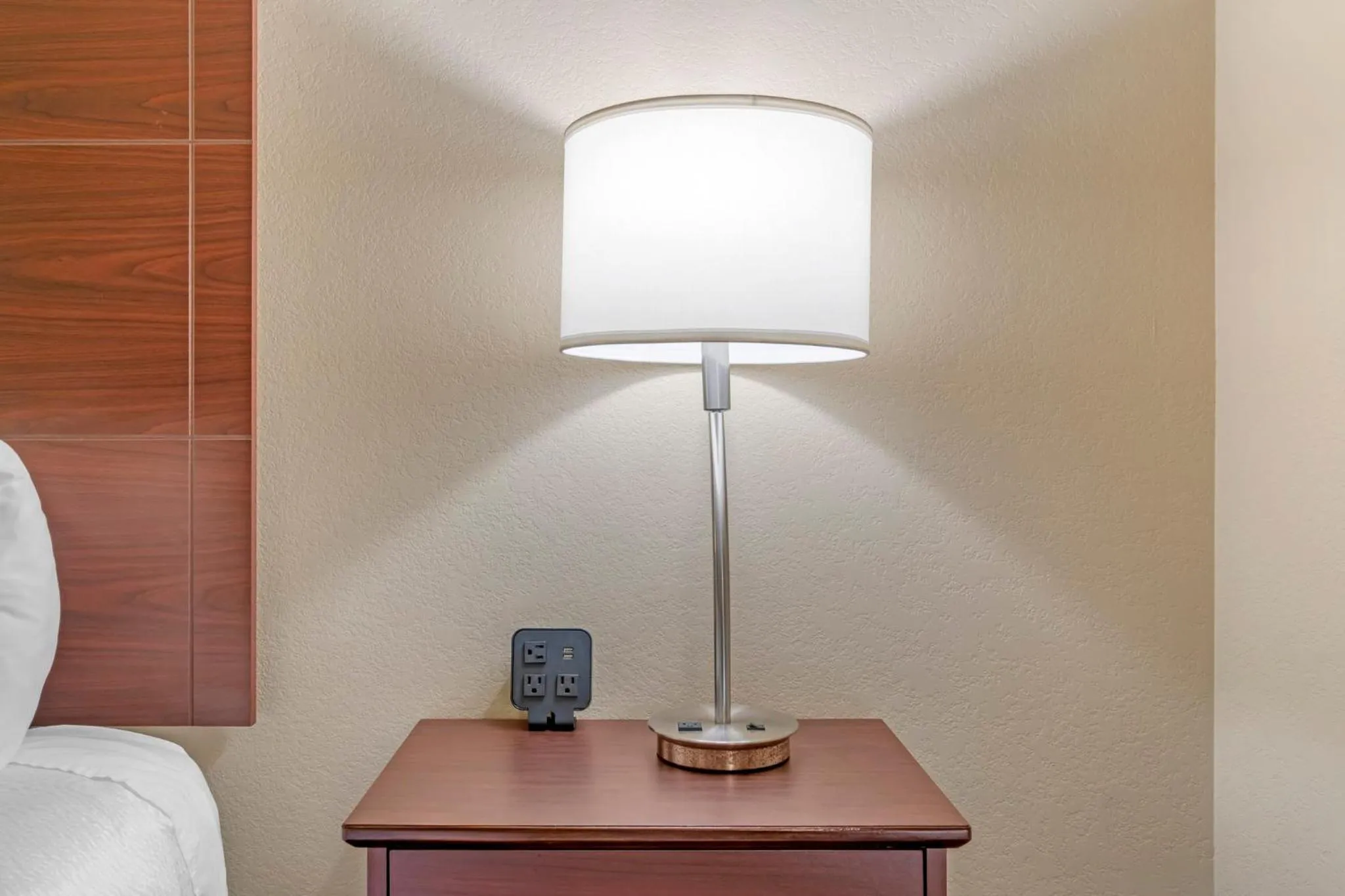 Bedroom in Red Roof Inn Charlestown