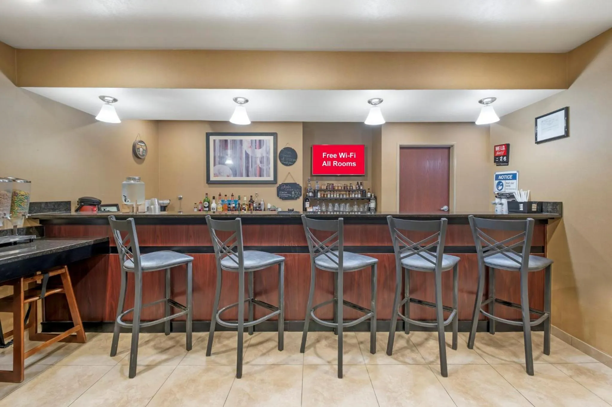 Business facilities in Red Roof Inn Charlestown