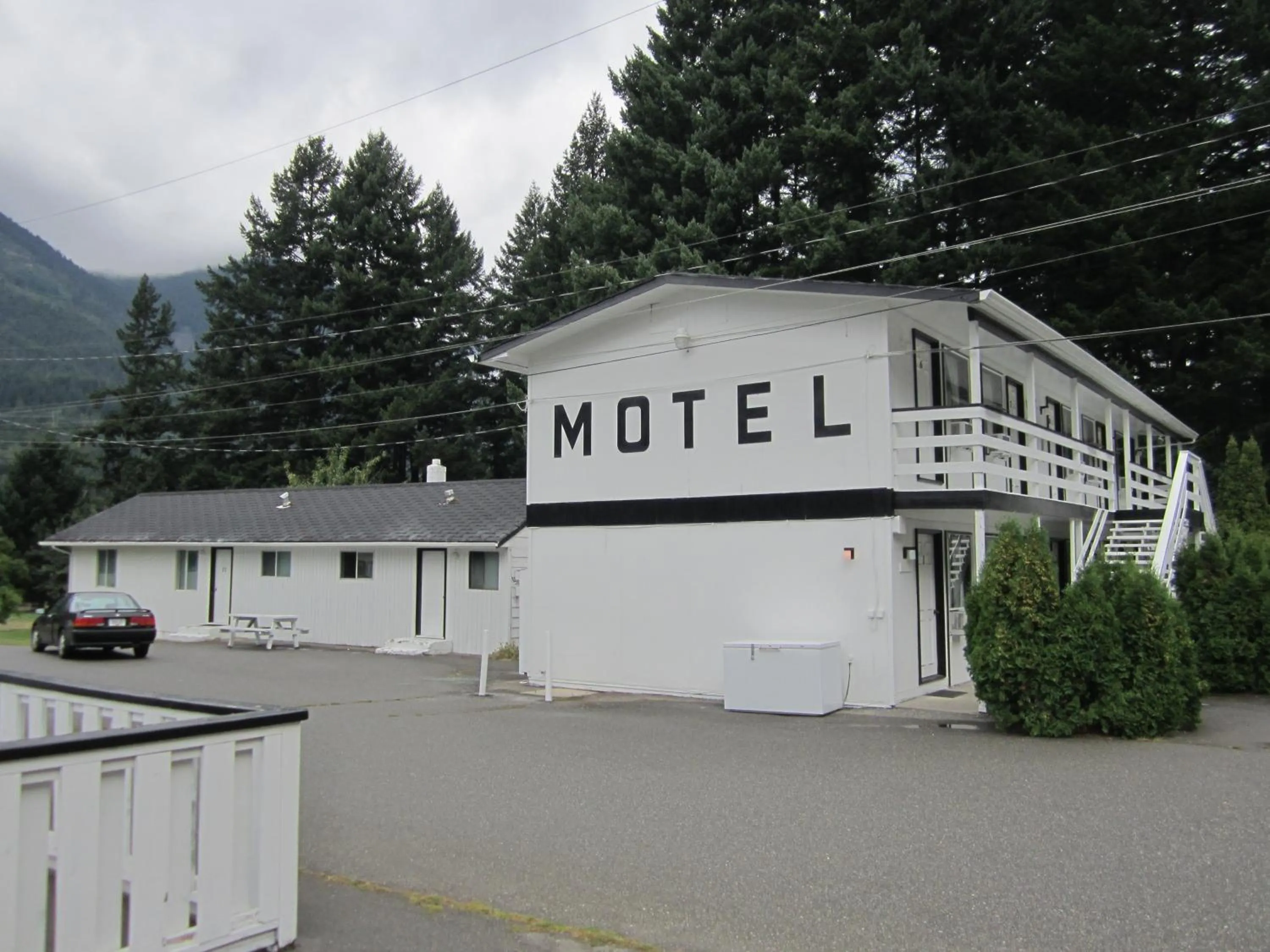 Facade/entrance in The Mighty Fraser Motel