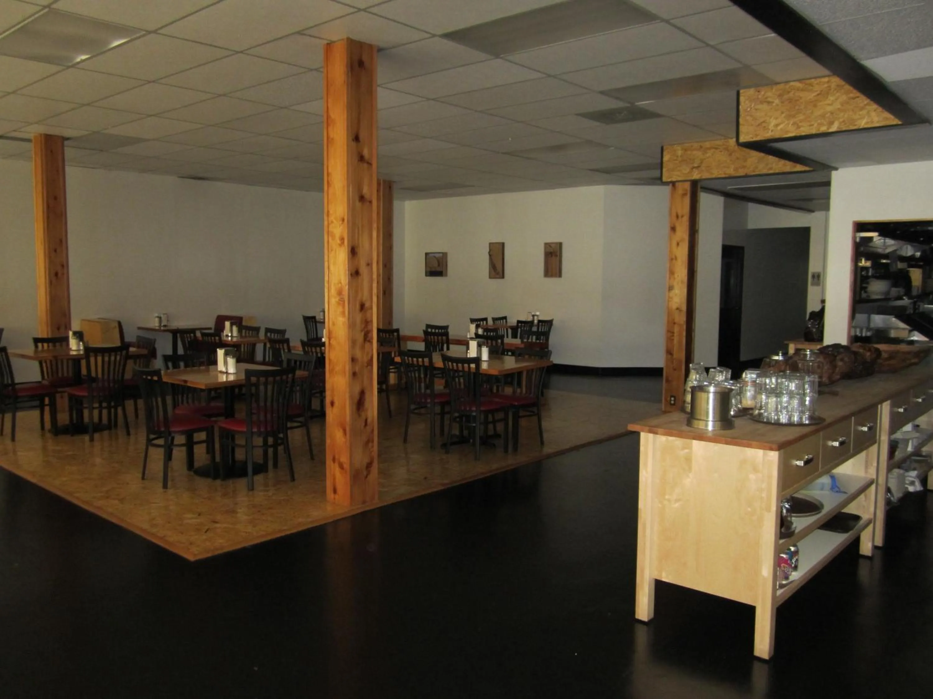 Restaurant/places to eat in The Mighty Fraser Motel