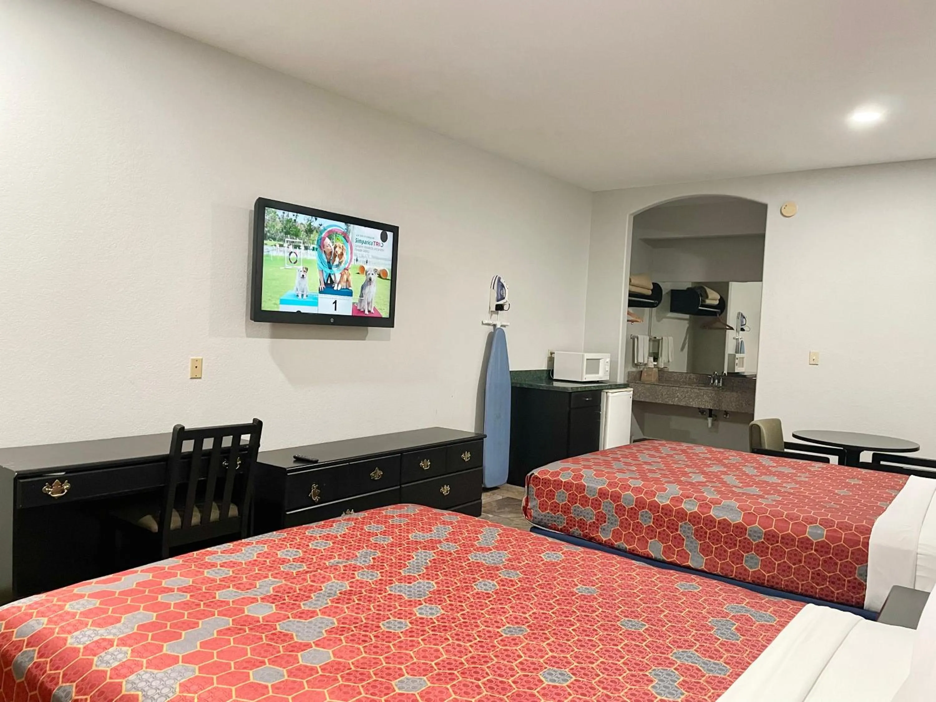 Bed in Texas Inn La Feria