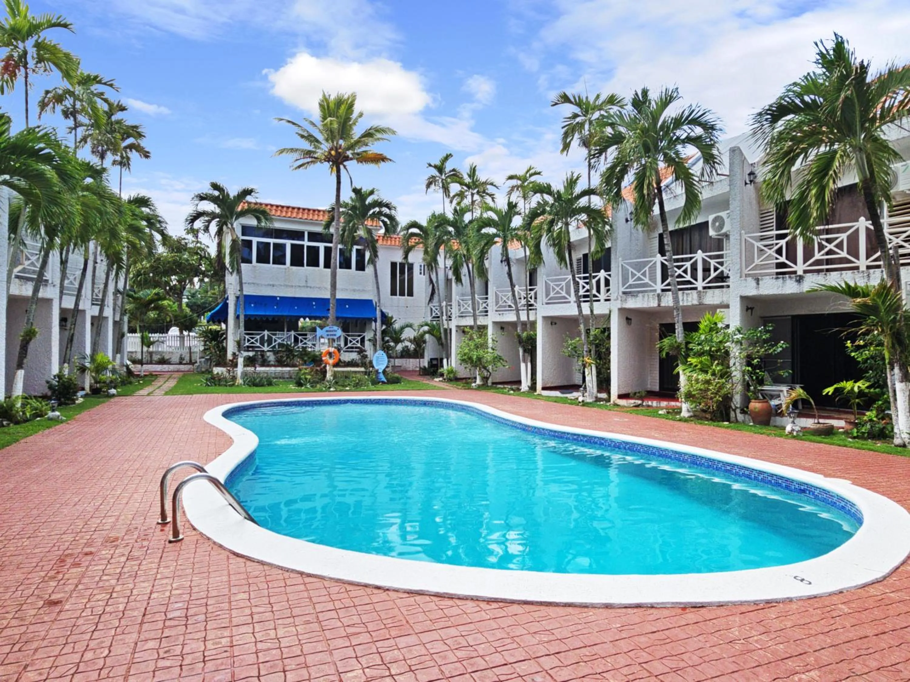 Property building in Chrisanns Paradise Suite by the Ocean - Apt#9