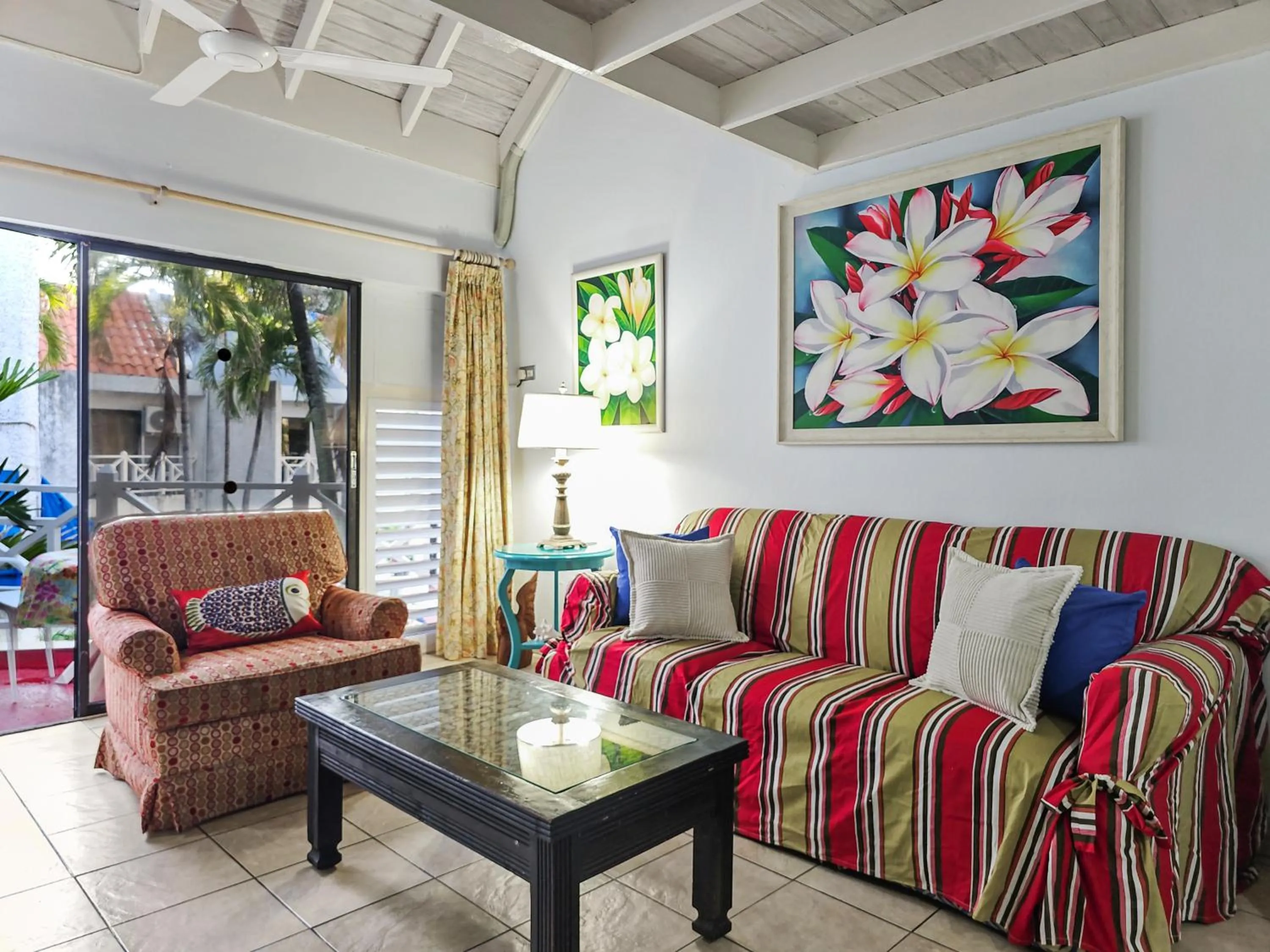 Living room in Chrisanns Paradise Suite by the Ocean - Apt#9