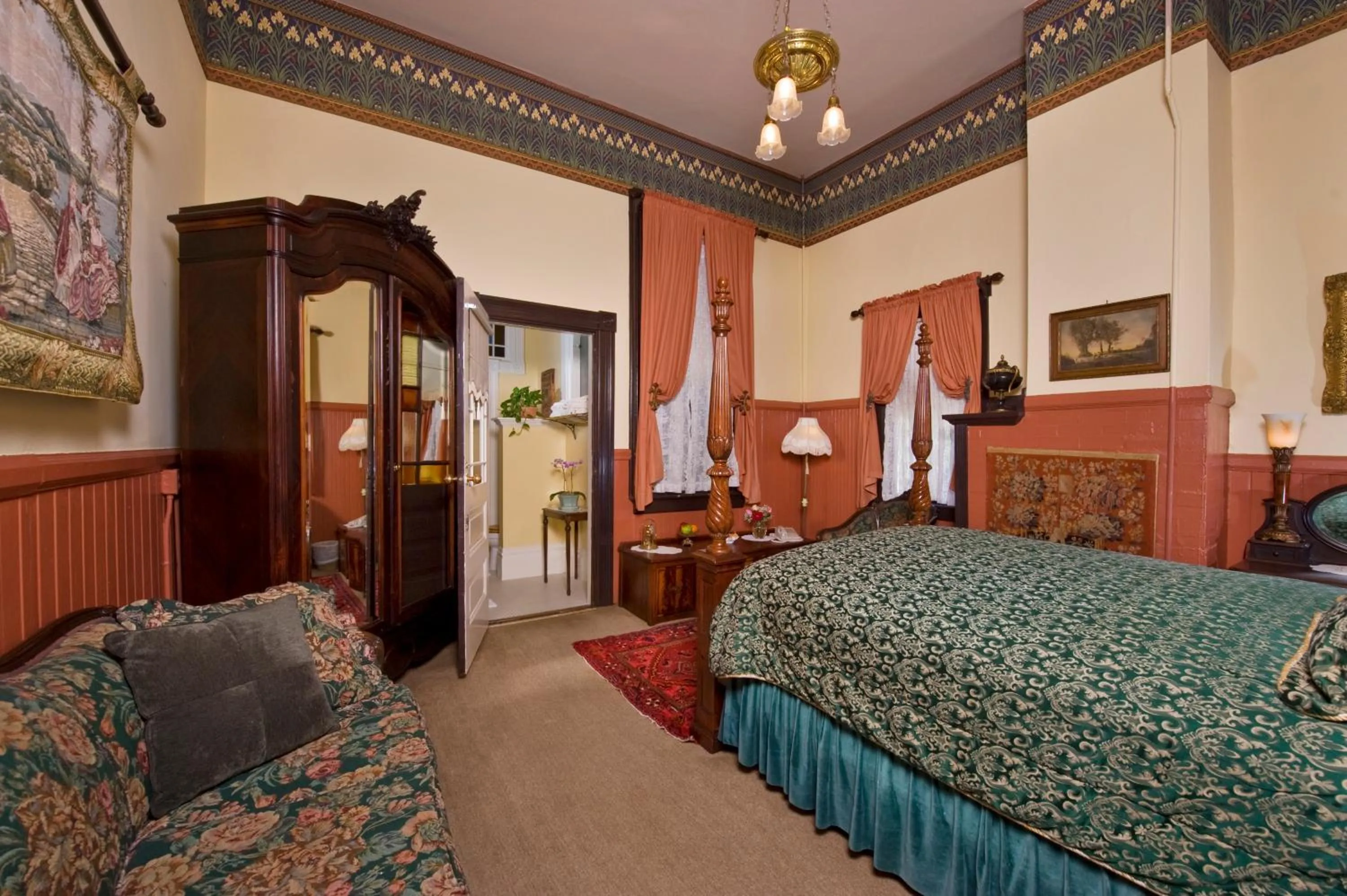 Photo of the whole room in Inn San Francisco