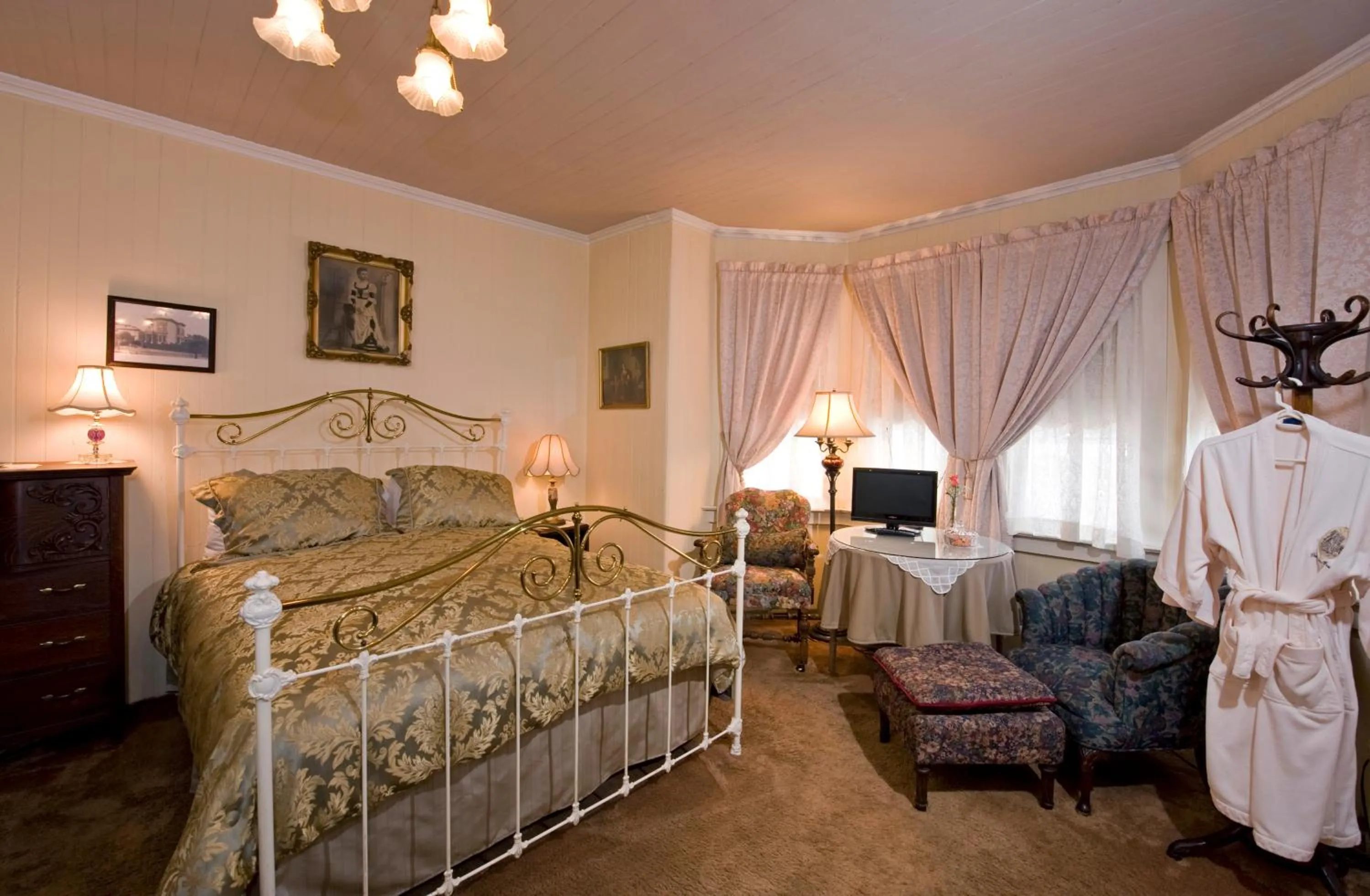 Photo of the whole room in Inn San Francisco