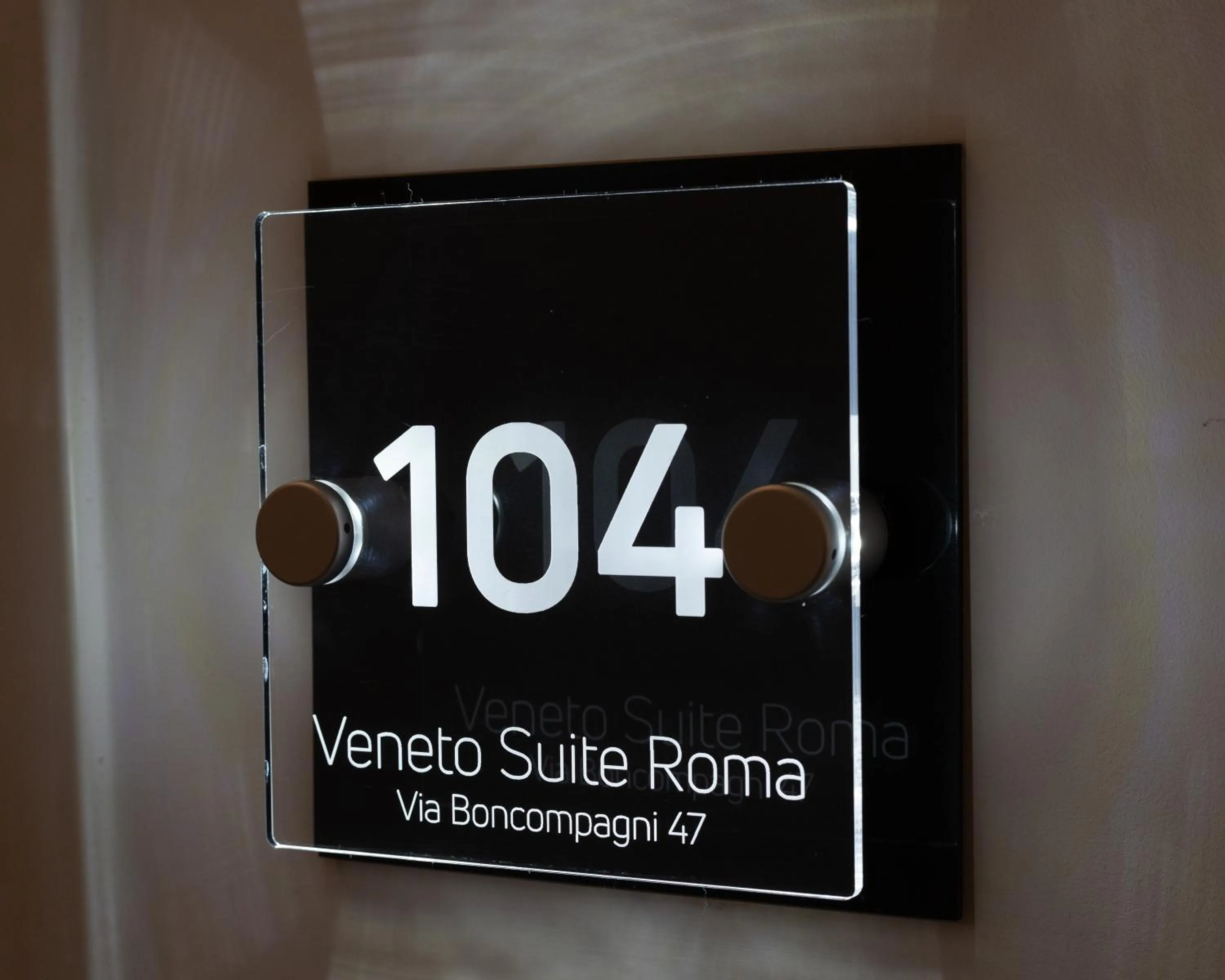Logo/Certificate/Sign in Veneto Suite Roma