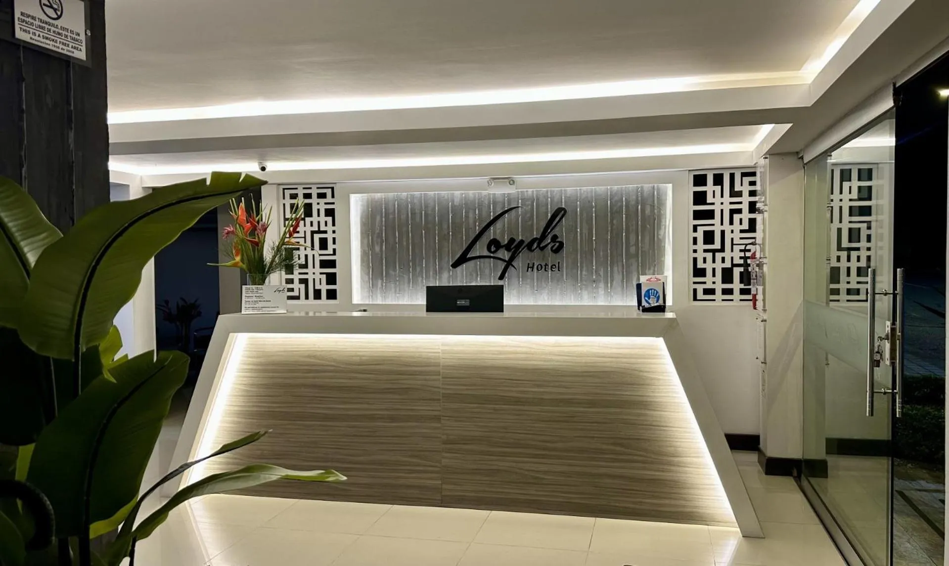 Lobby or reception in Hotel Loyds