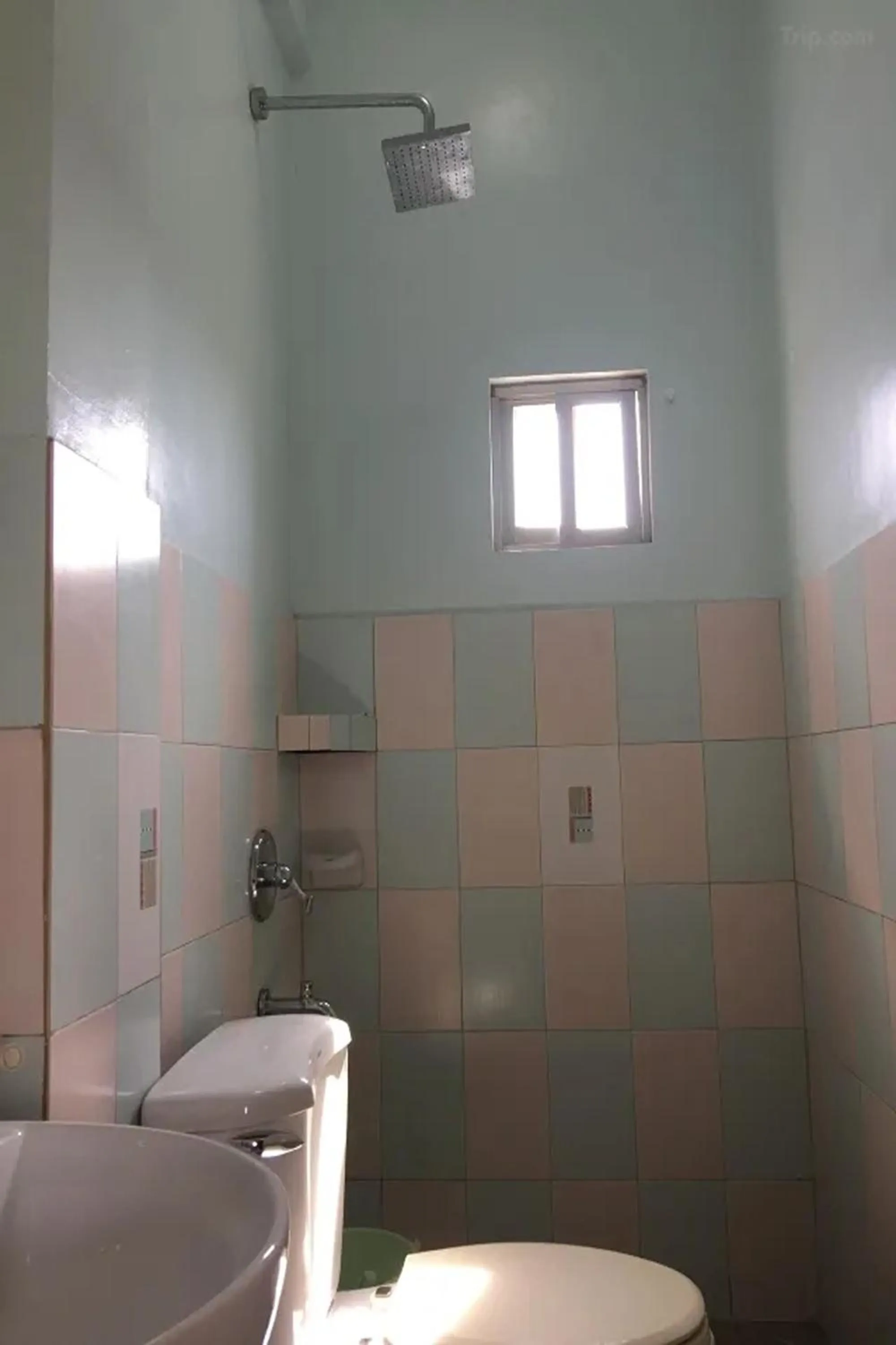 Bathroom in Luis Bay Travellers Lodge Coron