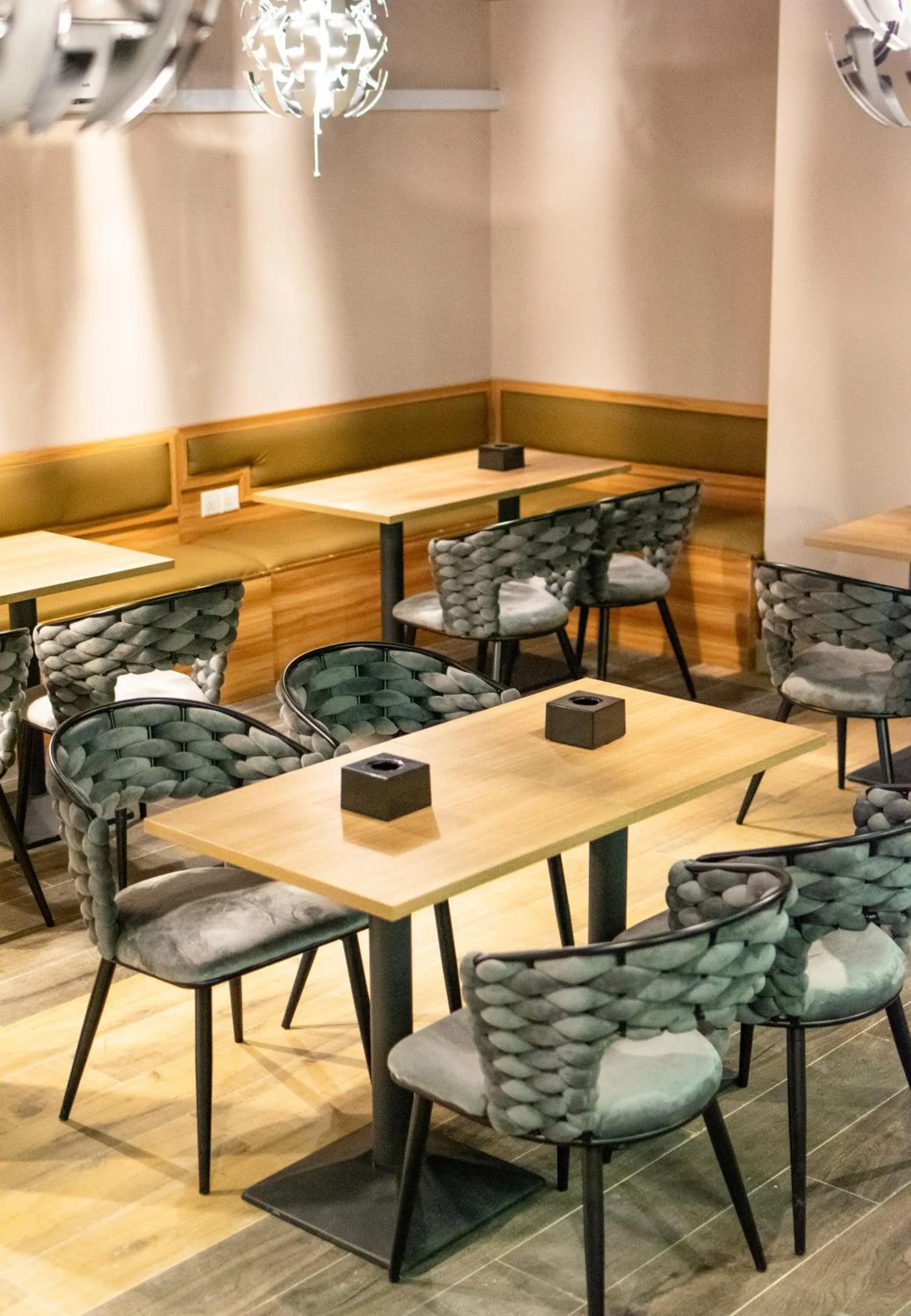 Restaurant/places to eat in Chak’z 1964 Beach