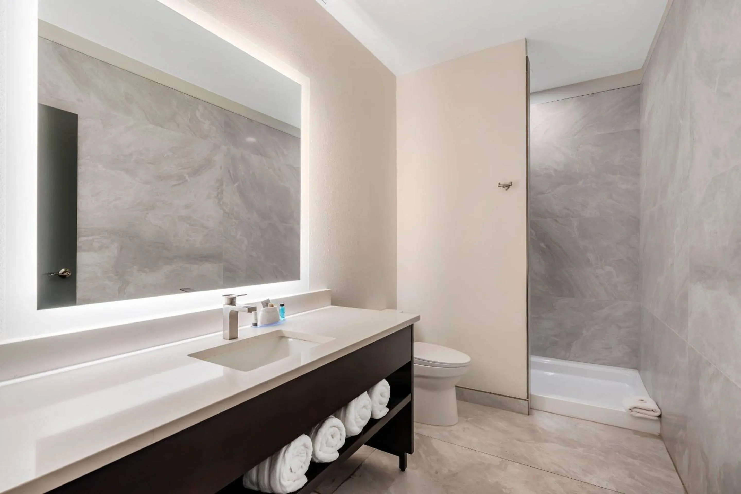 Bedroom in Grant Street Inn, an Ascend Collection Hotel