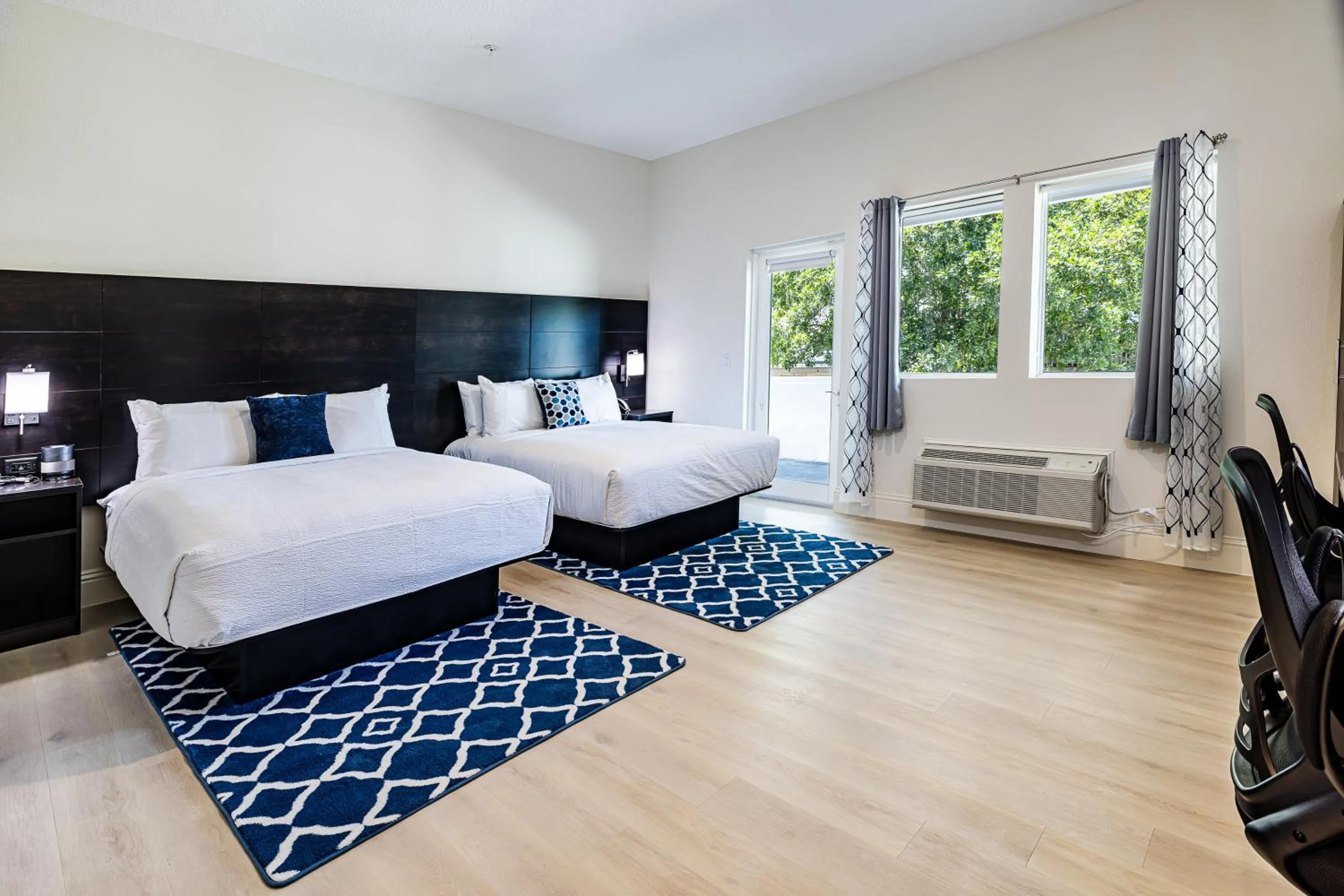 Bed in Grant Street Inn, an Ascend Collection Hotel