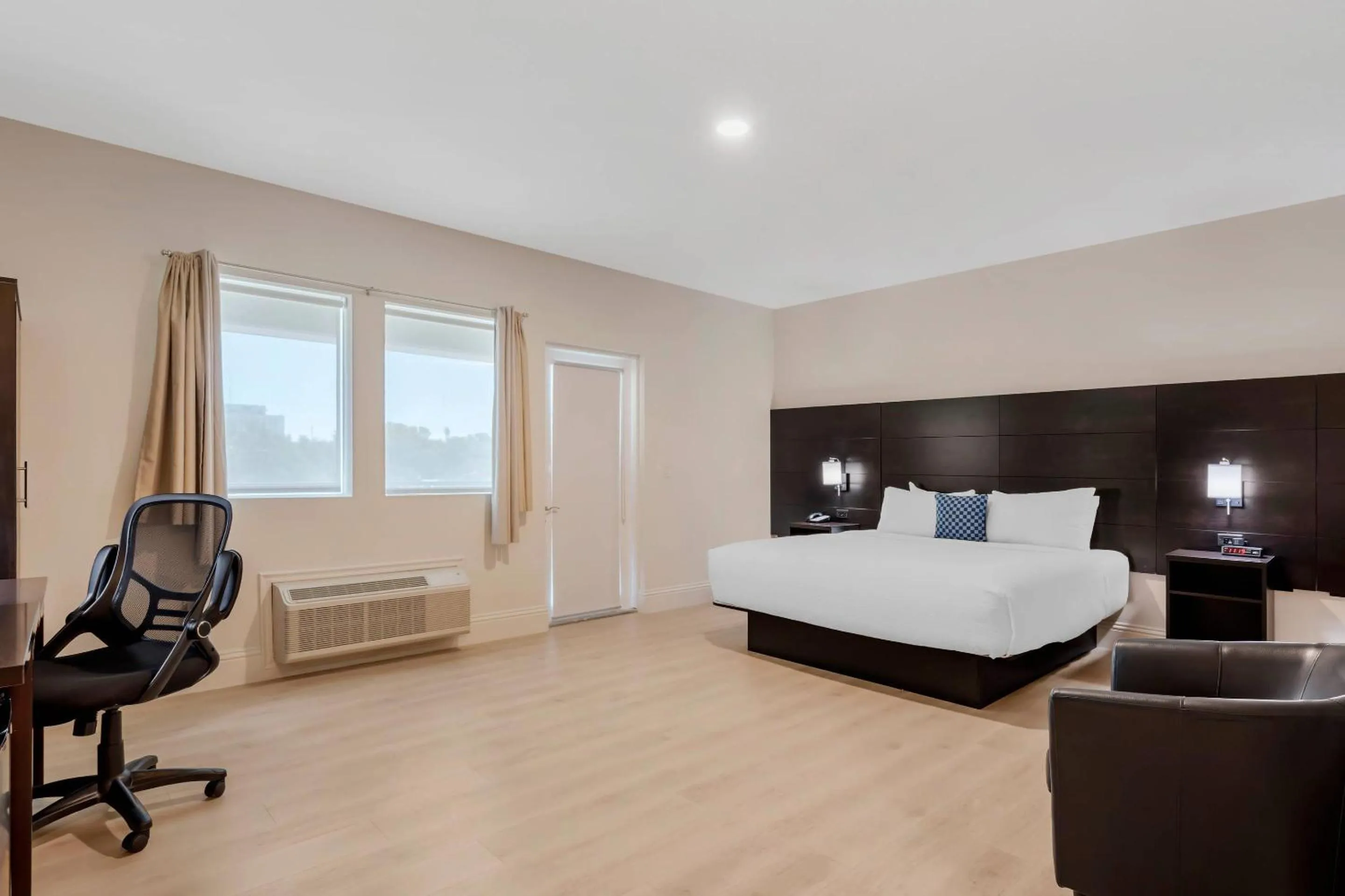 Bedroom, Bed in Grant Street Inn, an Ascend Collection Hotel