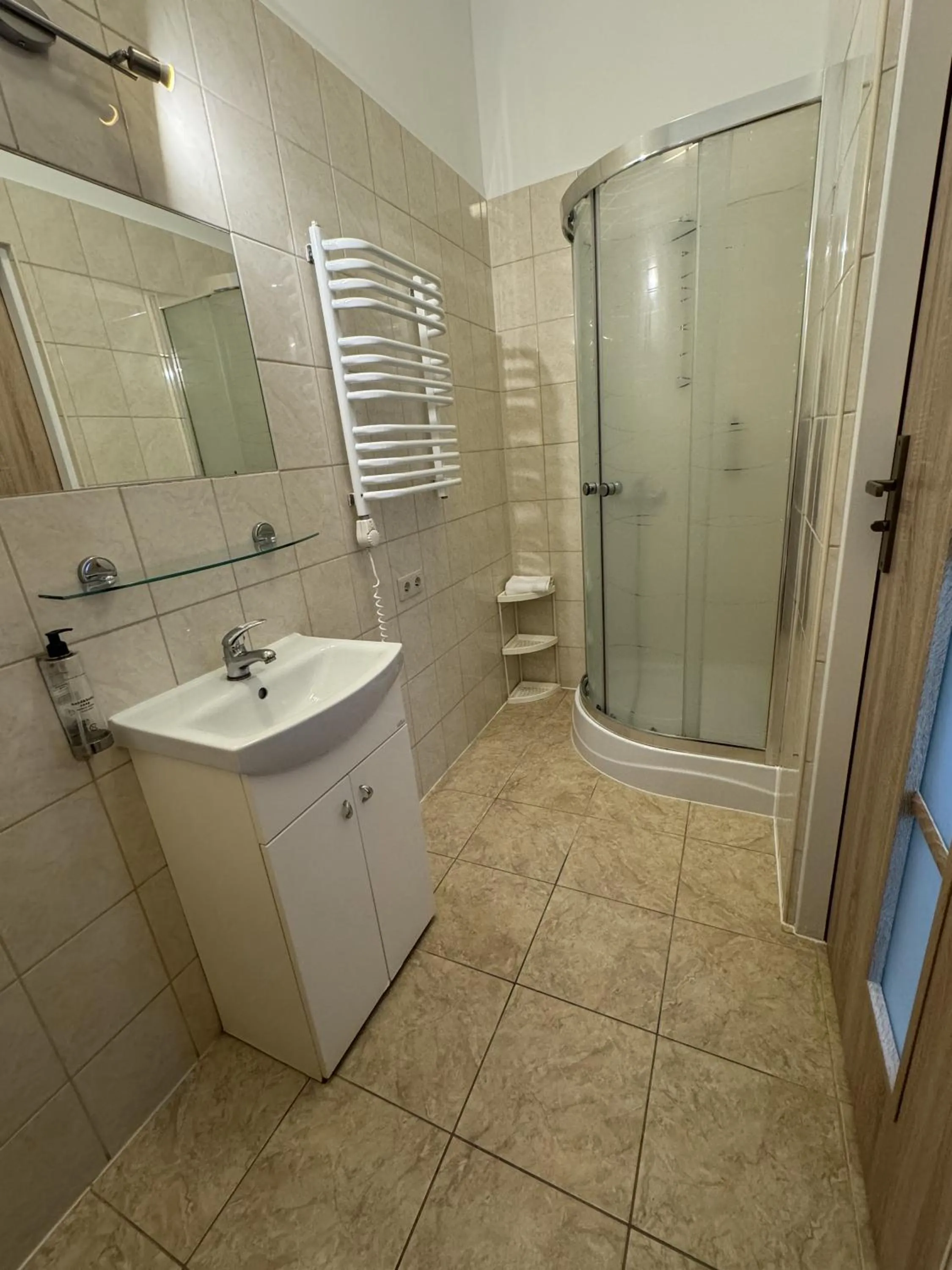 Toilet in IRIS Aparthotel