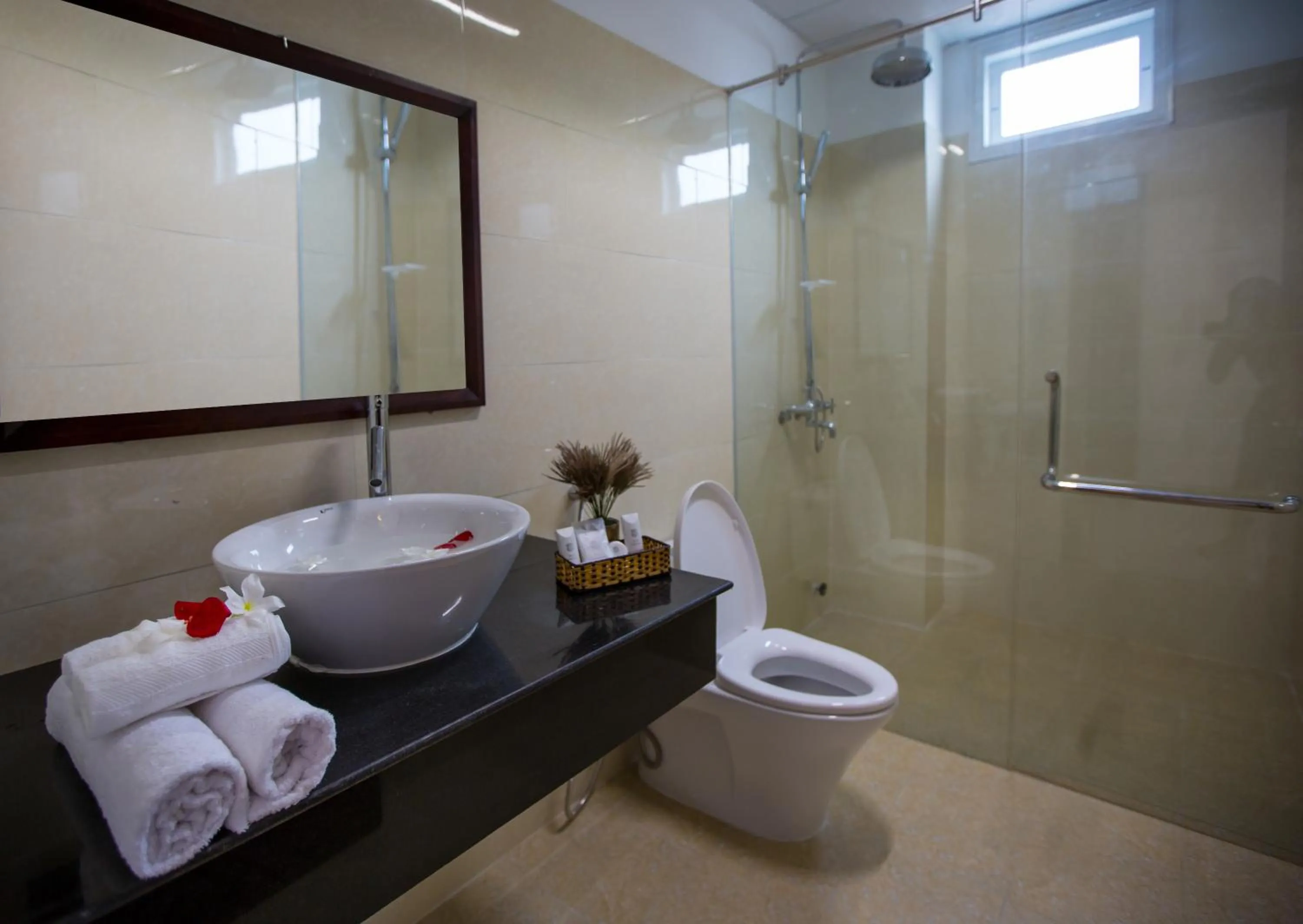 Bathroom in Han Huyen Homestay
