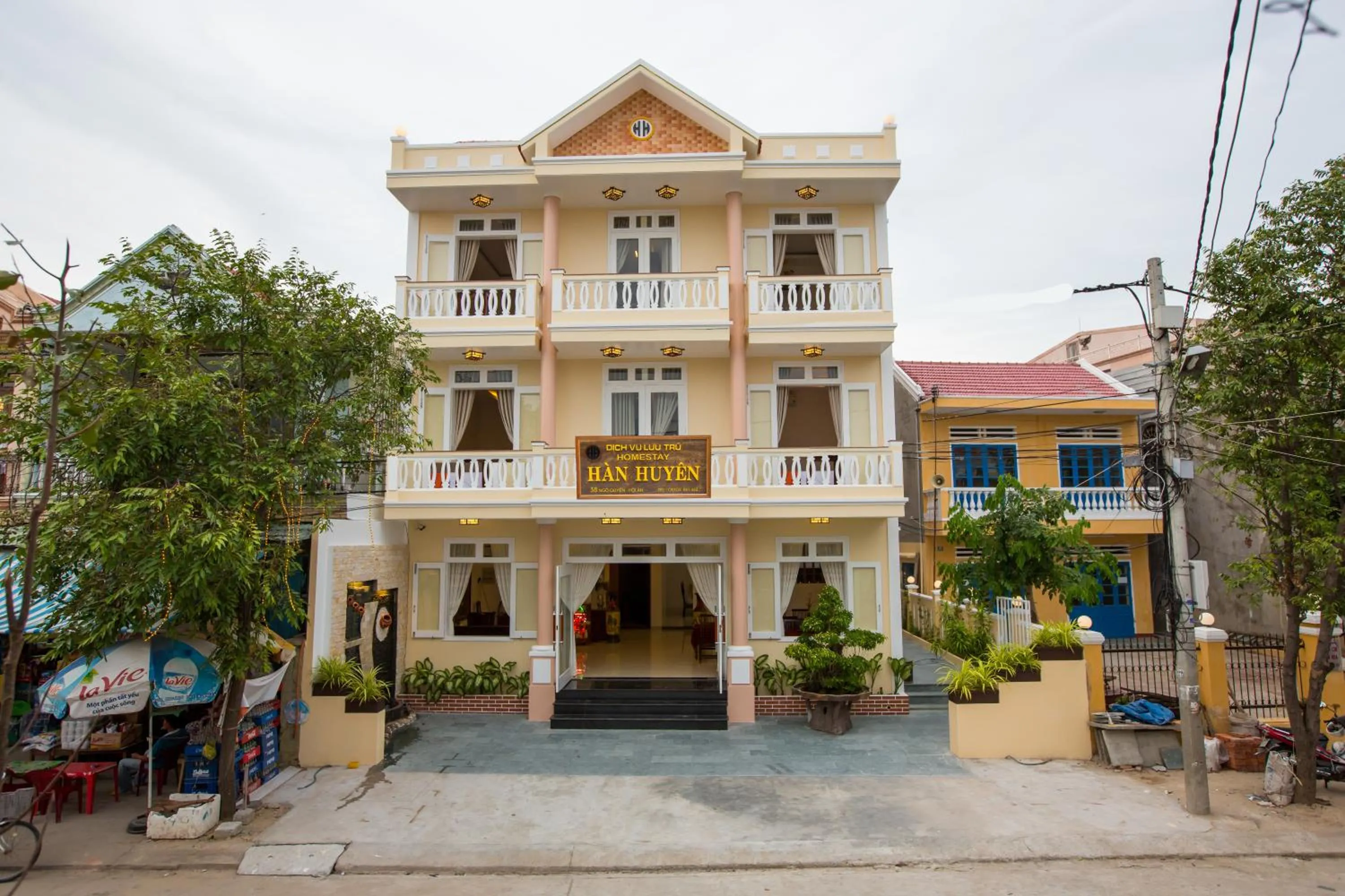 Property building in Han Huyen Homestay